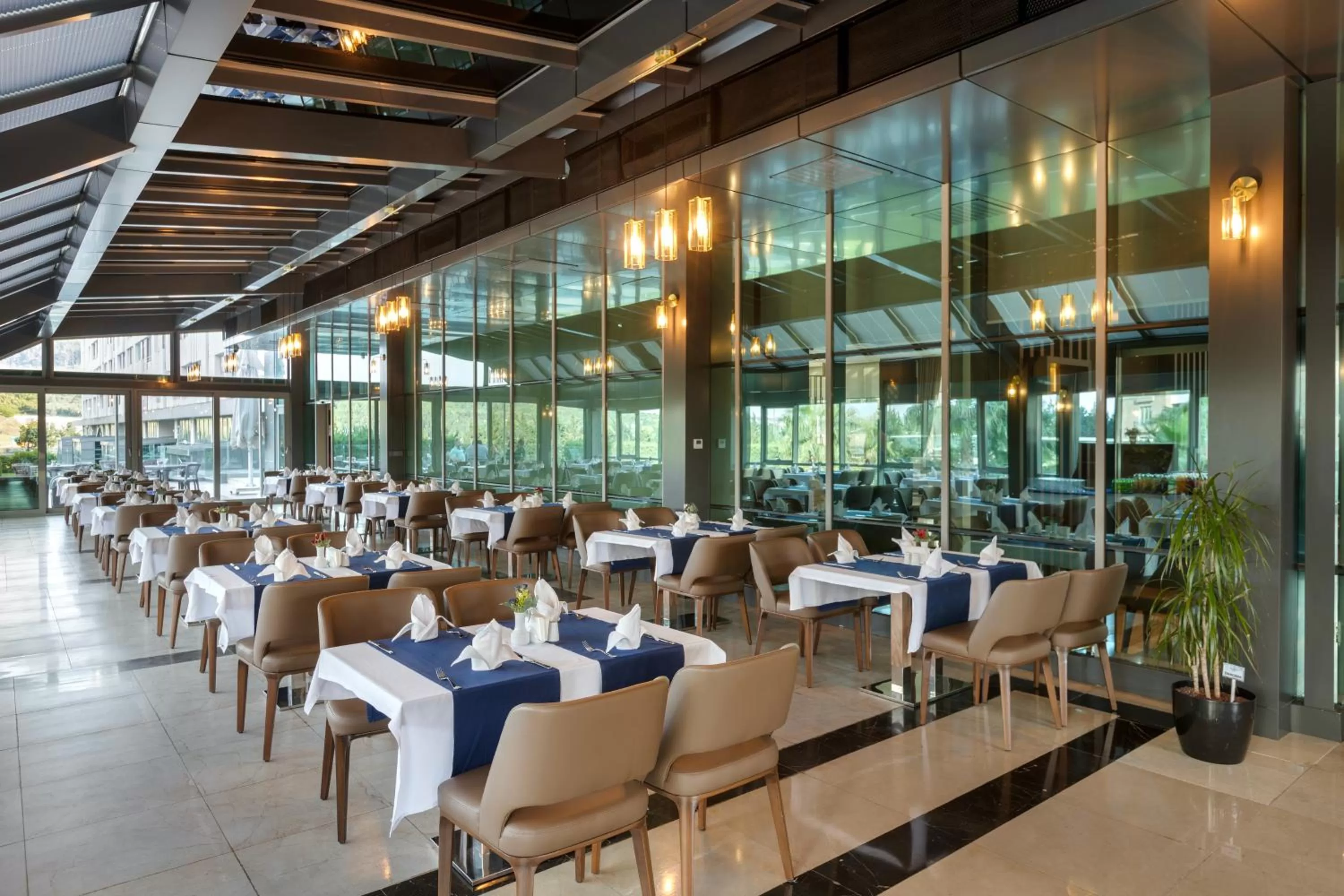 Restaurant/places to eat in Miracle Istanbul Asia Airport Hotel & Spa