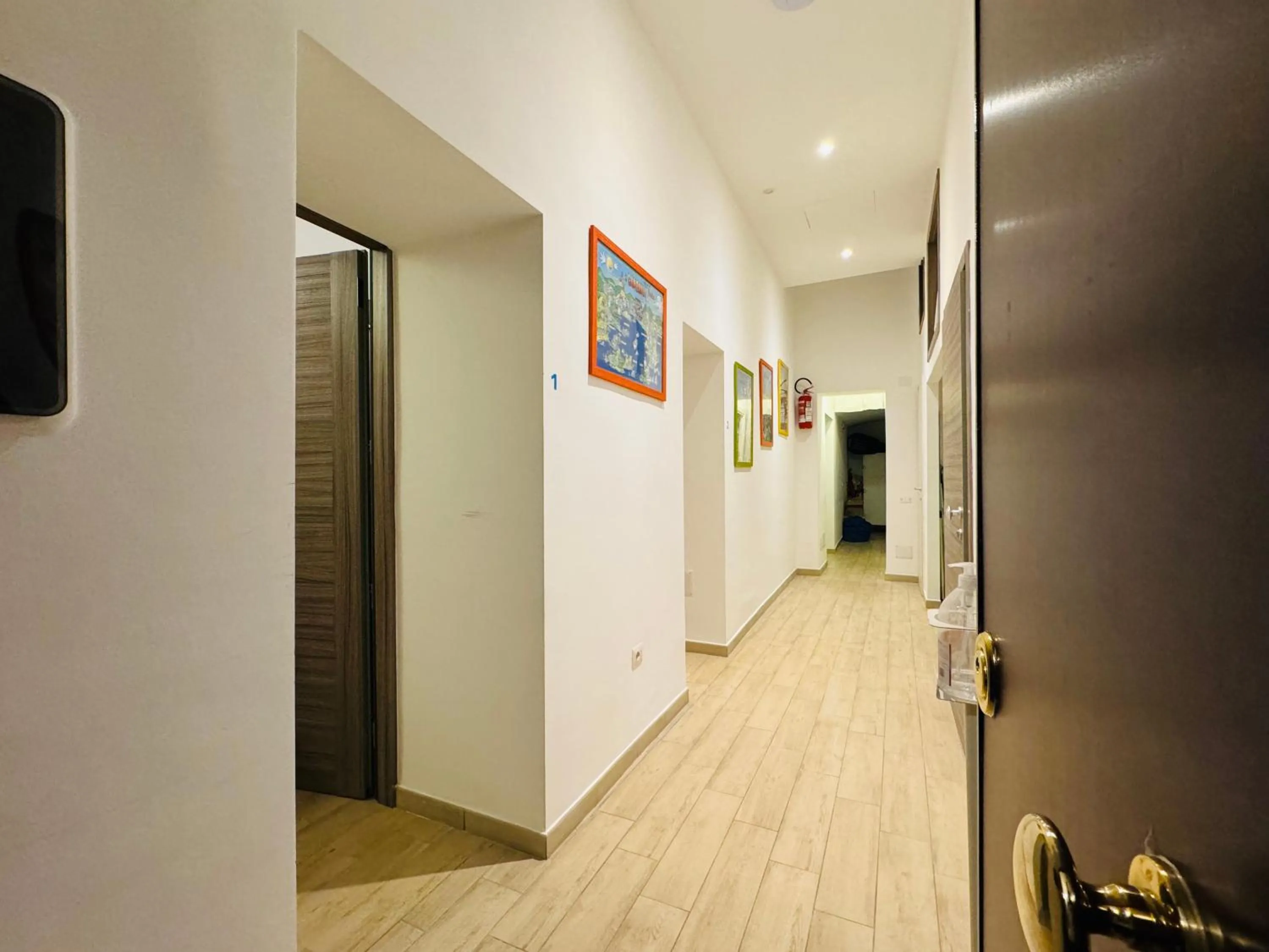 Facade/entrance in Hostel Mancini Naples