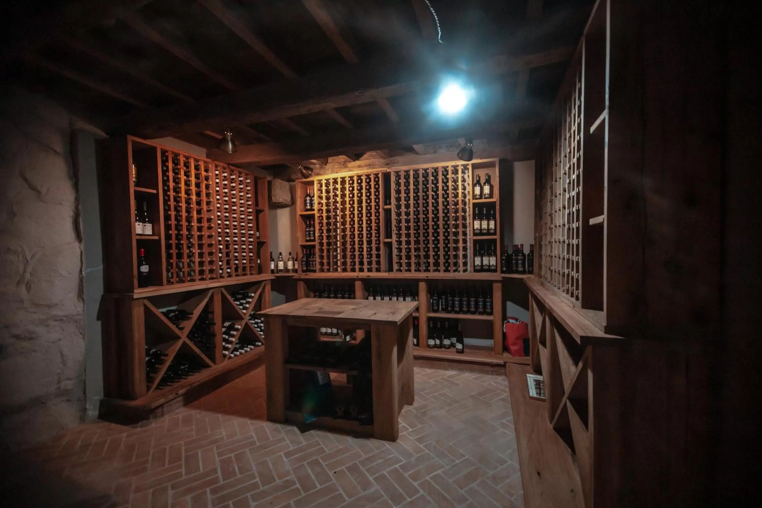 Restaurant/places to eat in Grand Opera Hotel