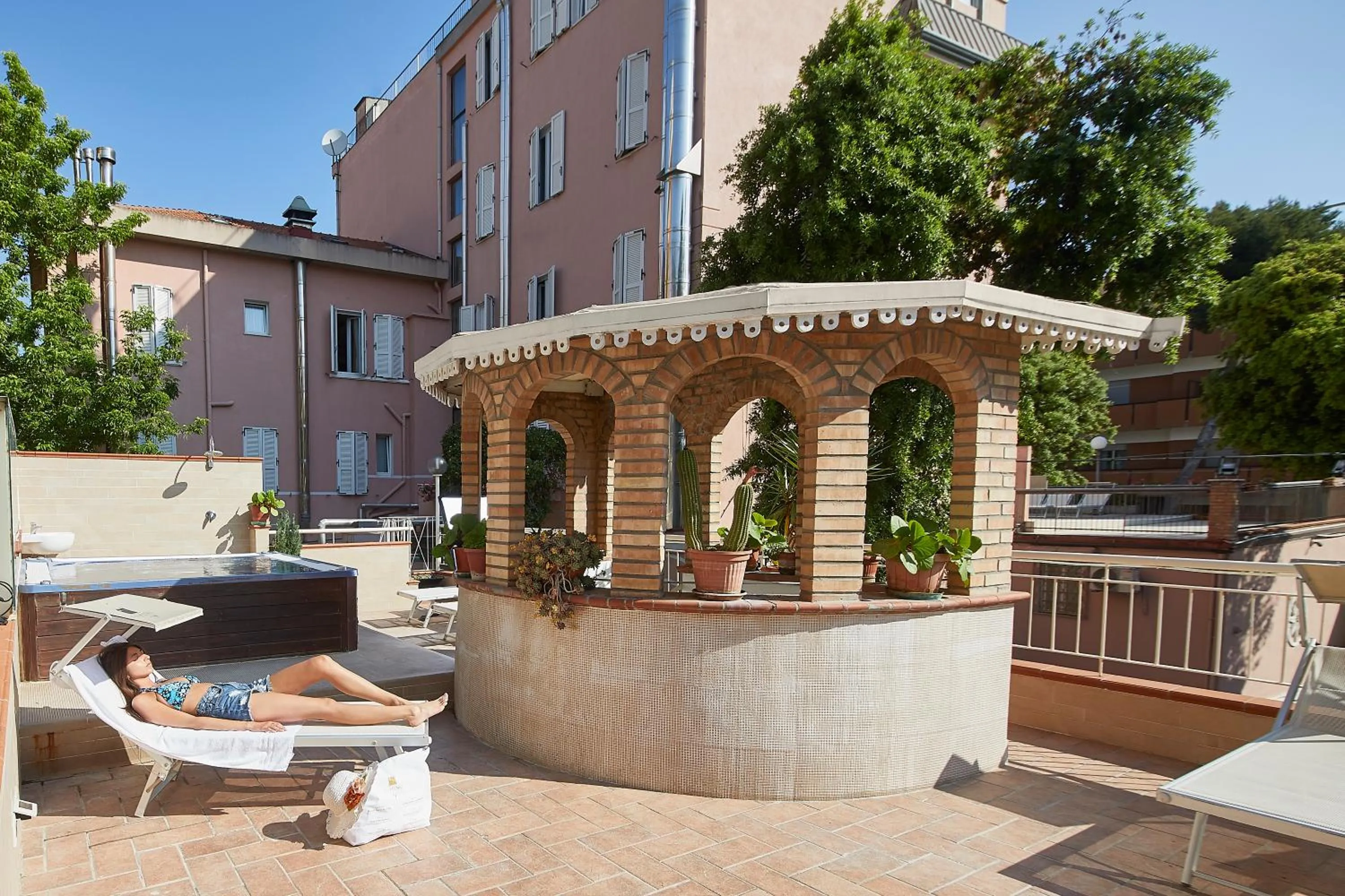 Property building in Hotel Vienna Ostenda e Ristorante il Danubio