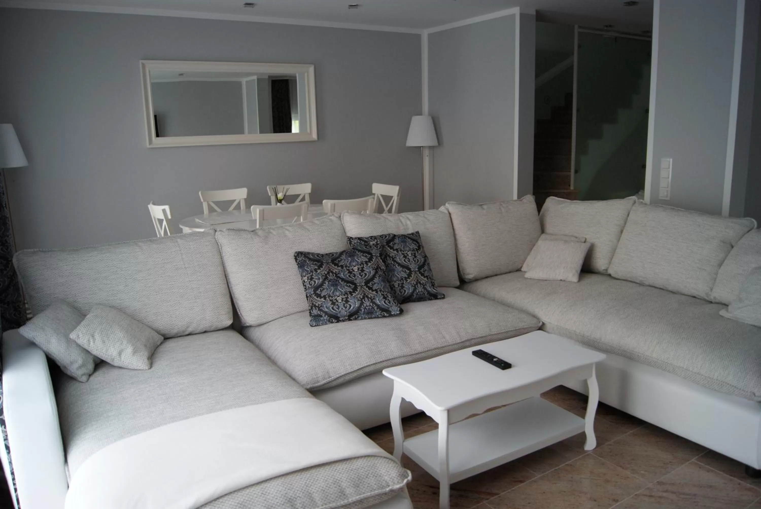 Property building in Merkel Villa Apartamente