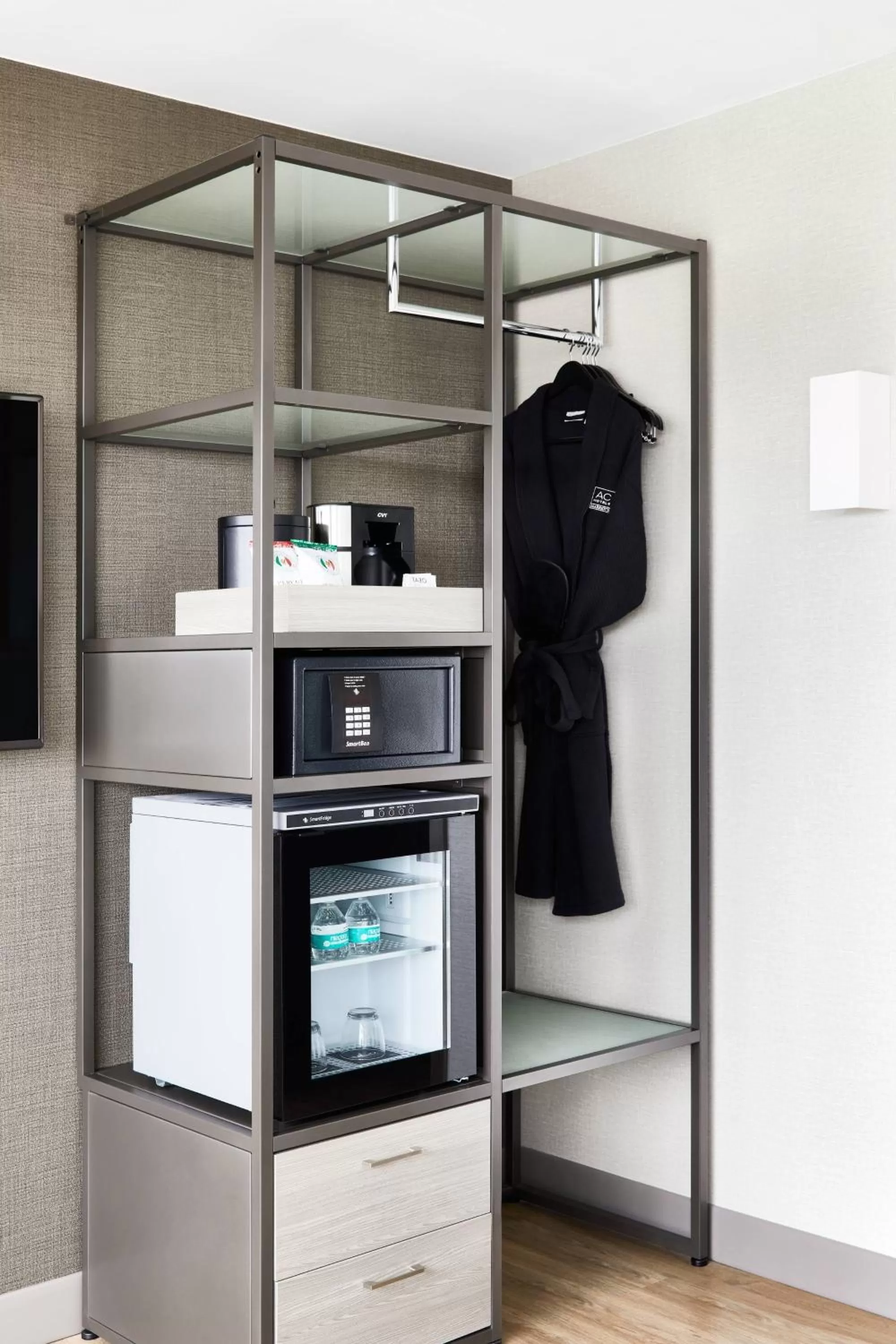 Corner King Room with Adapted Tub - Mobility Accessible in AC Hotel by Marriott Pleasanton