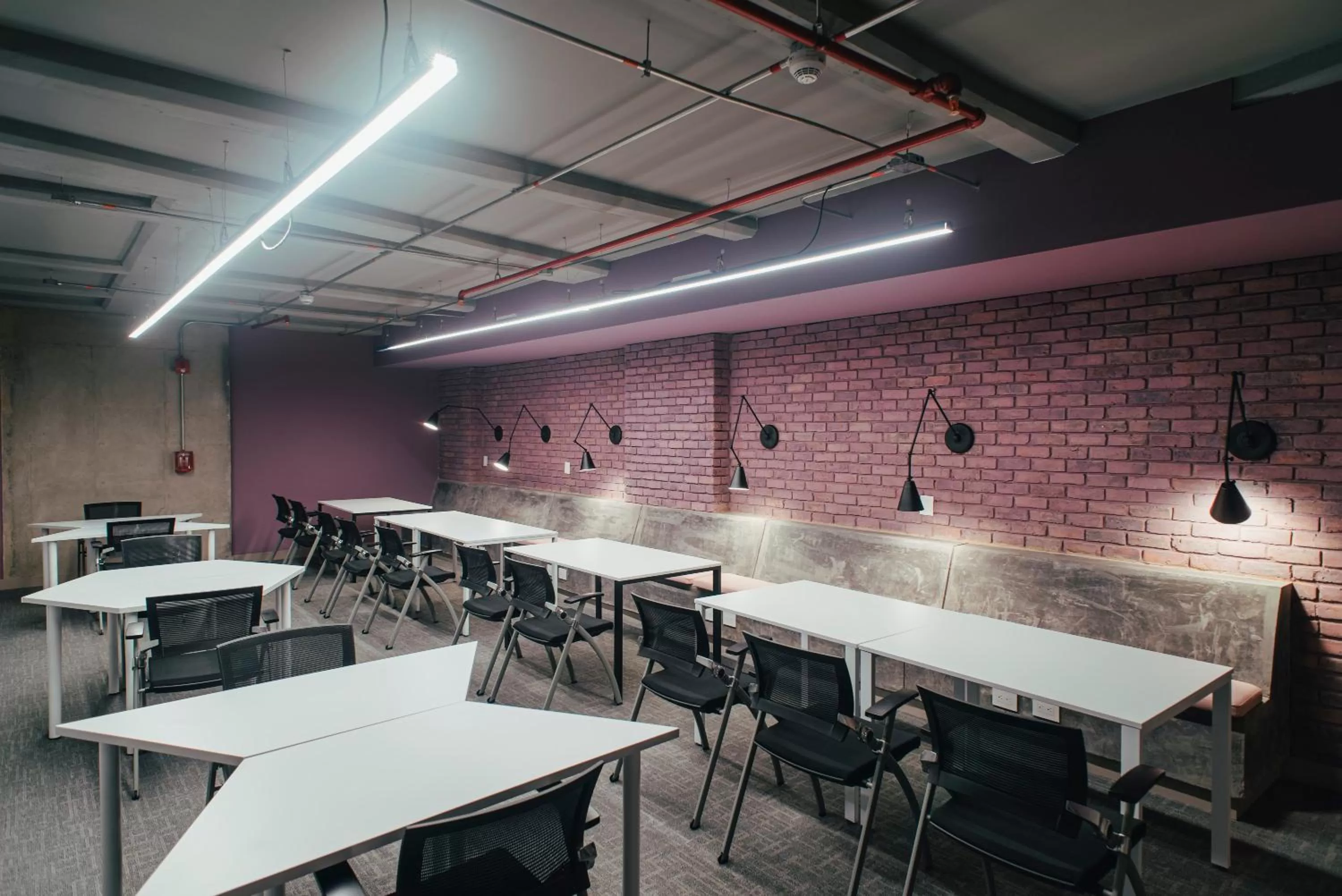 Meeting/conference room in UMA Suites Chia