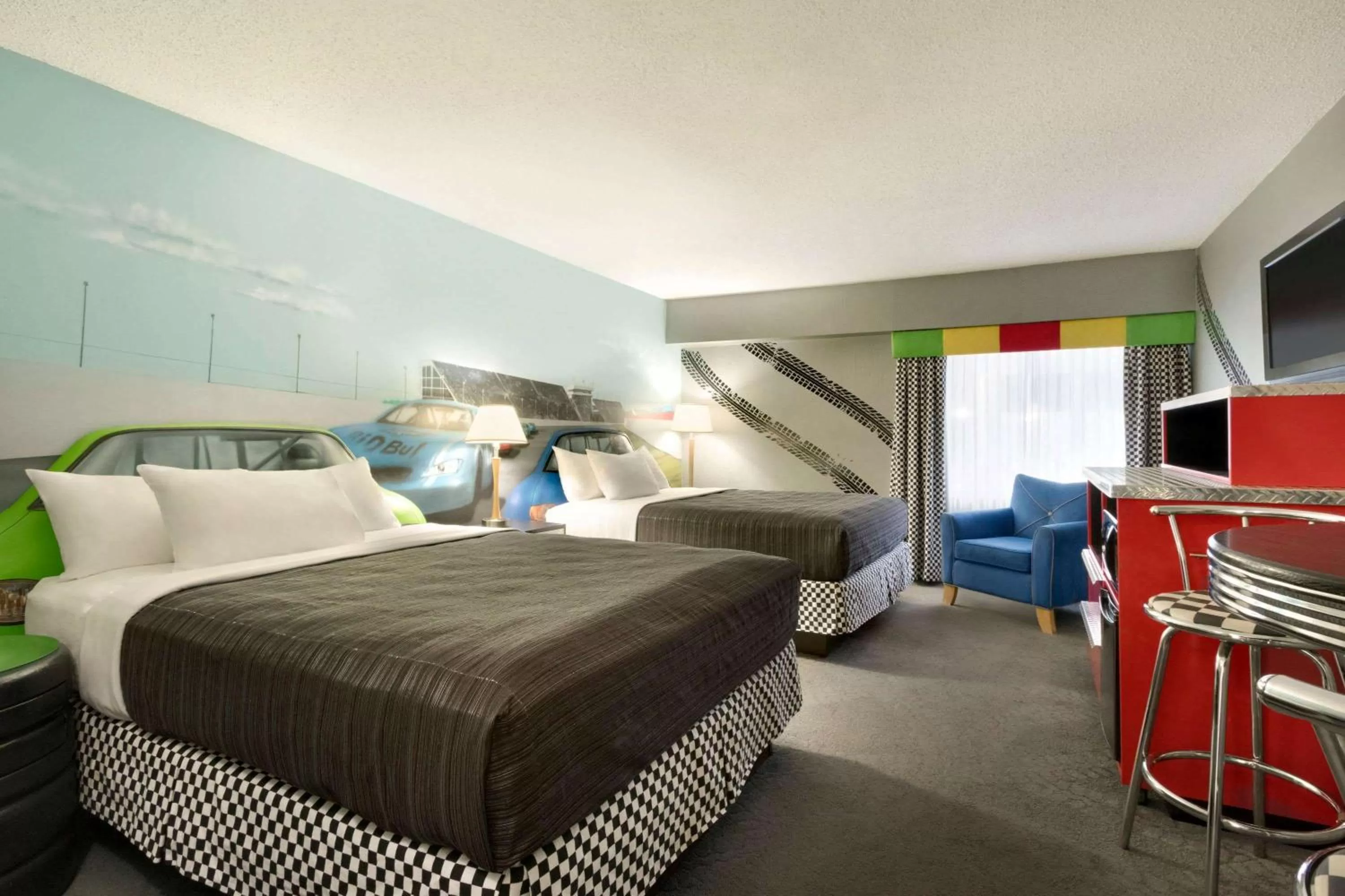 Photo of the whole room, Bed in Travelodge Hotel by Wyndham Saskatoon