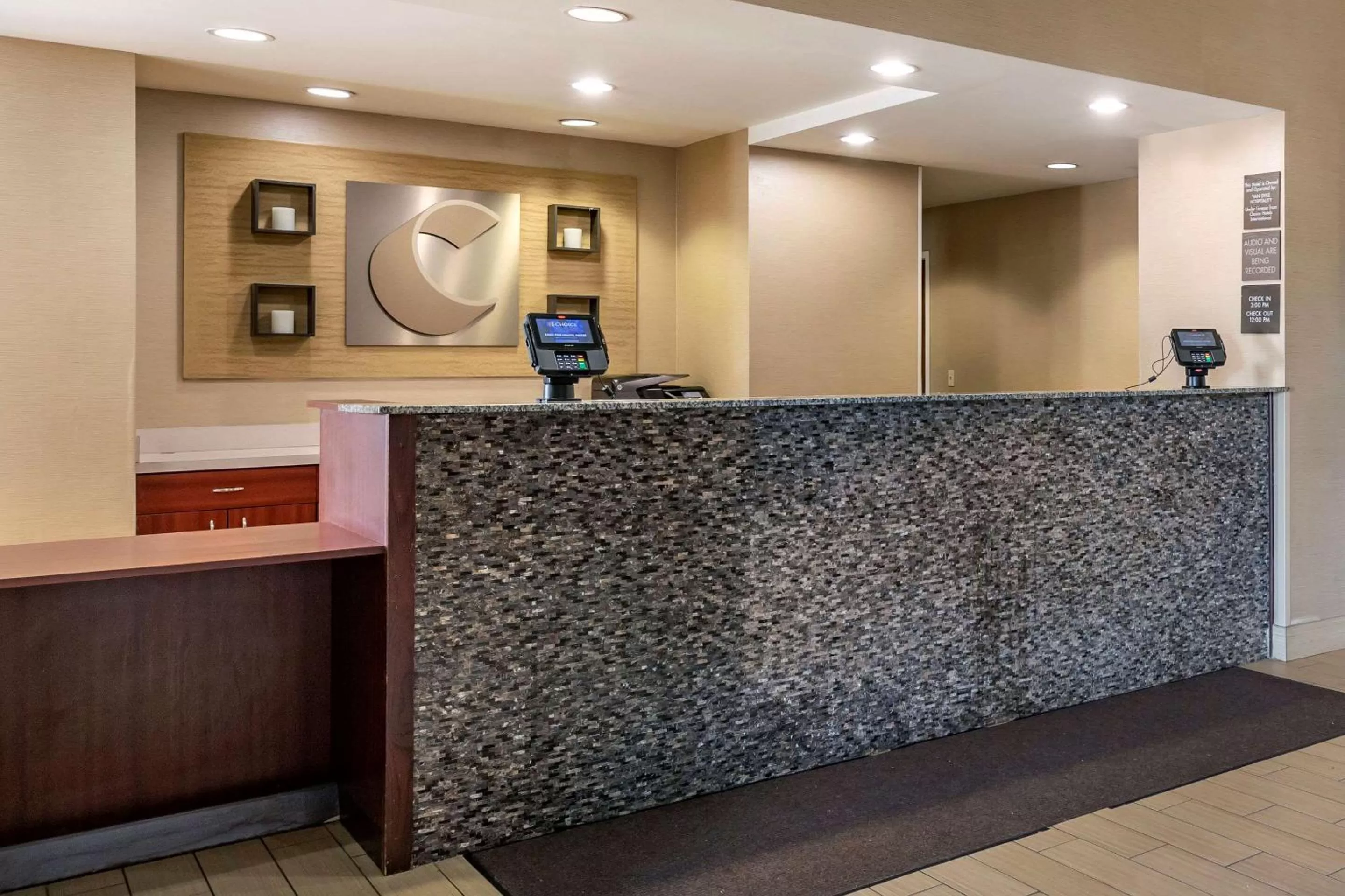 Lobby or reception in Comfort Inn Warren - Detroit North