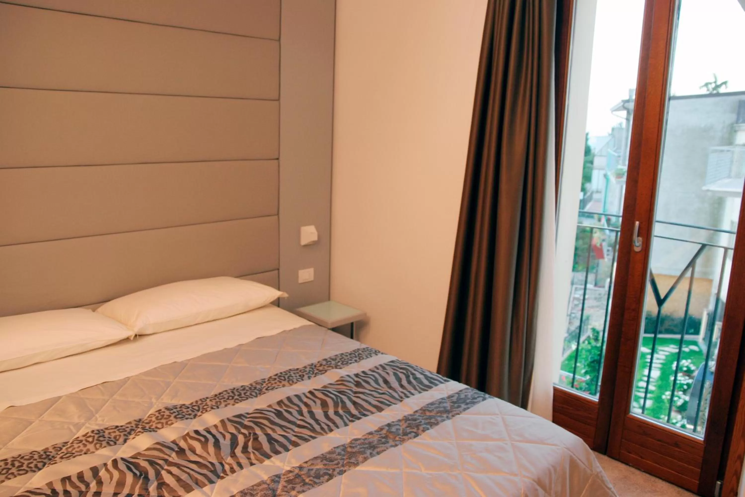 Photo of the whole room, Bed in Albergo Diffuso Spa - Il Poggetto tra Urbino & San Marino