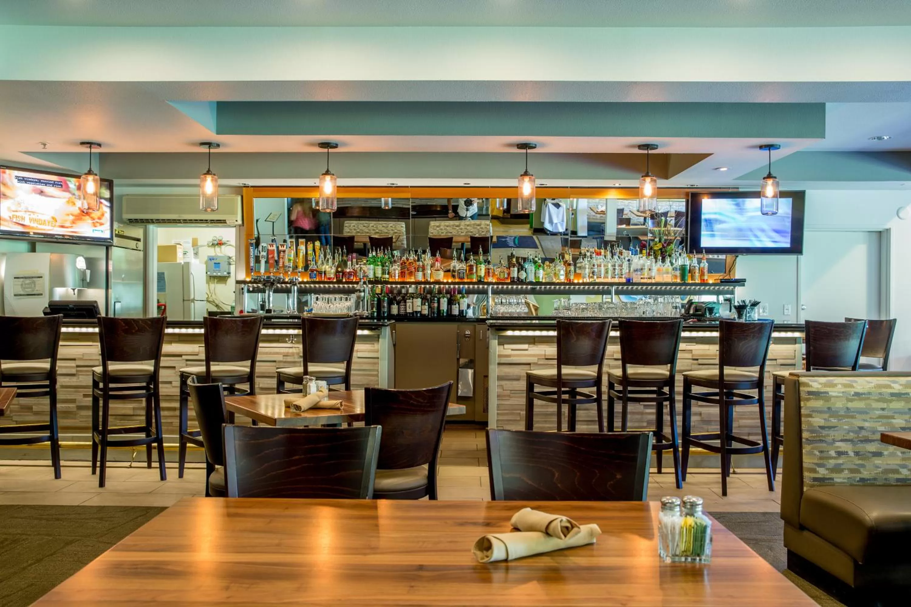 Lounge or bar in Radisson Hotel Portland Airport