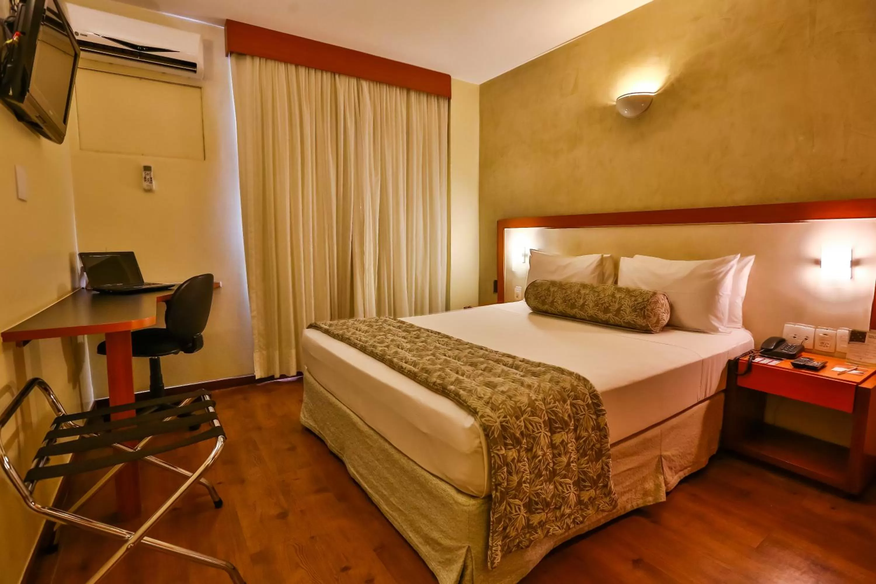 Bed in Metropolitan Hotel Brasília