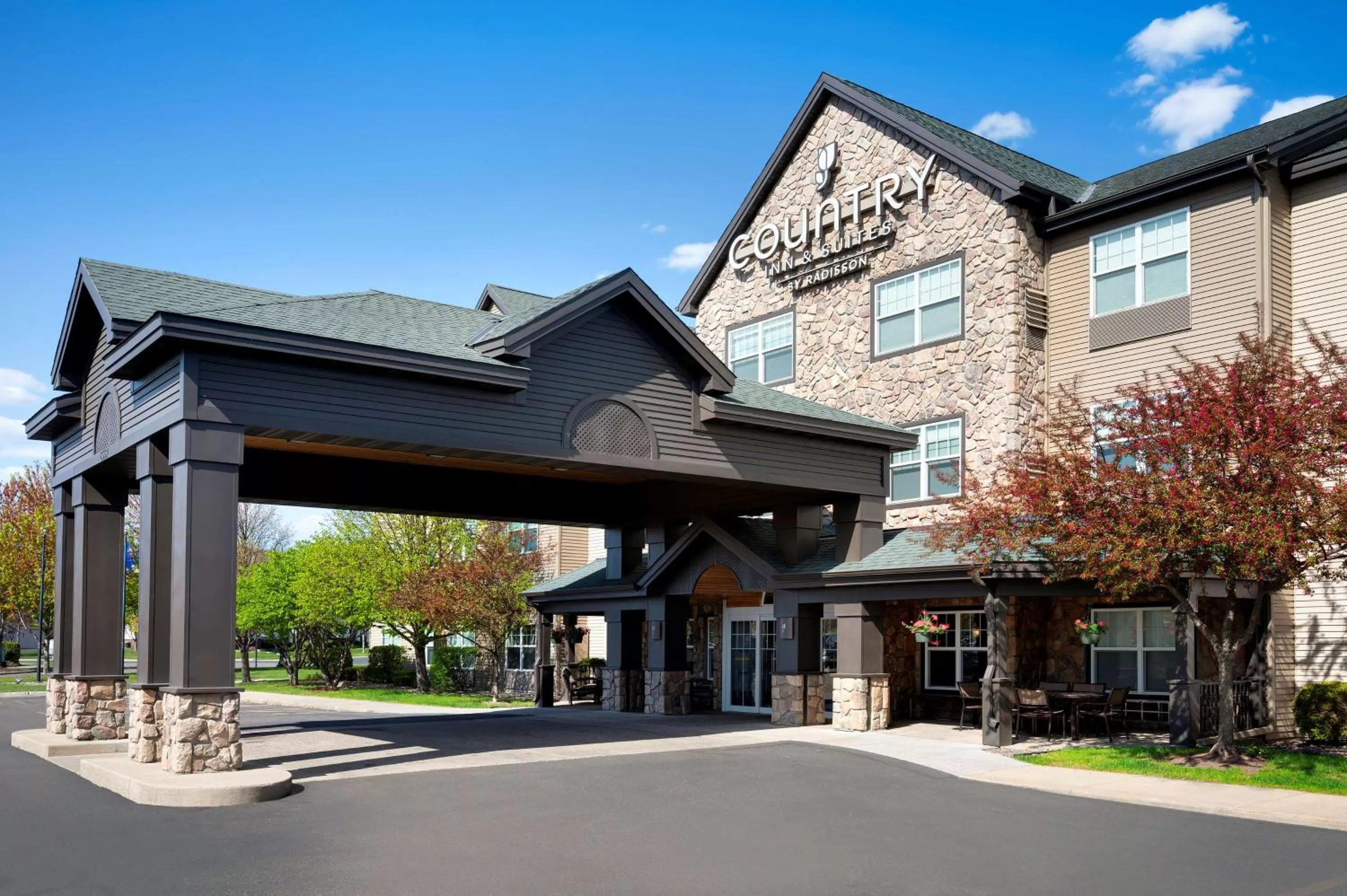 Country Inn & Suites by Radisson Albertville near Outlet Mall