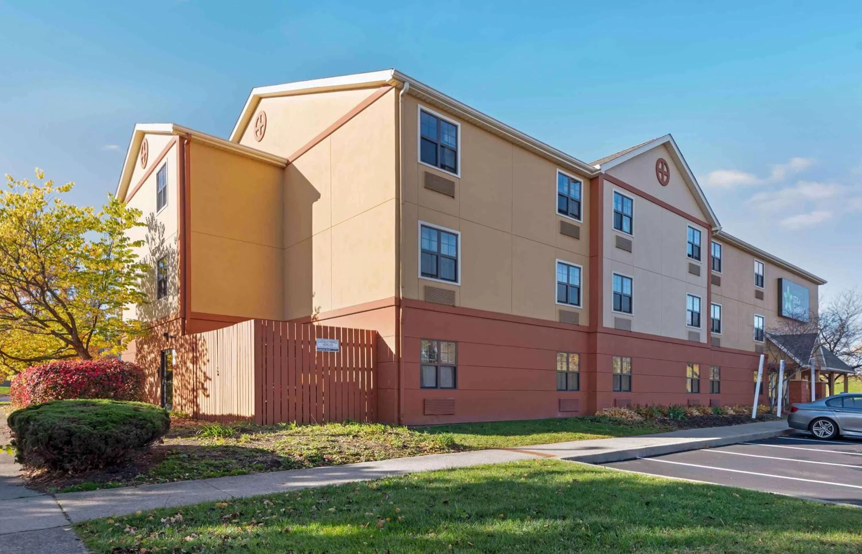 Property building in Extended Stay America Suites - Rochester - Henrietta