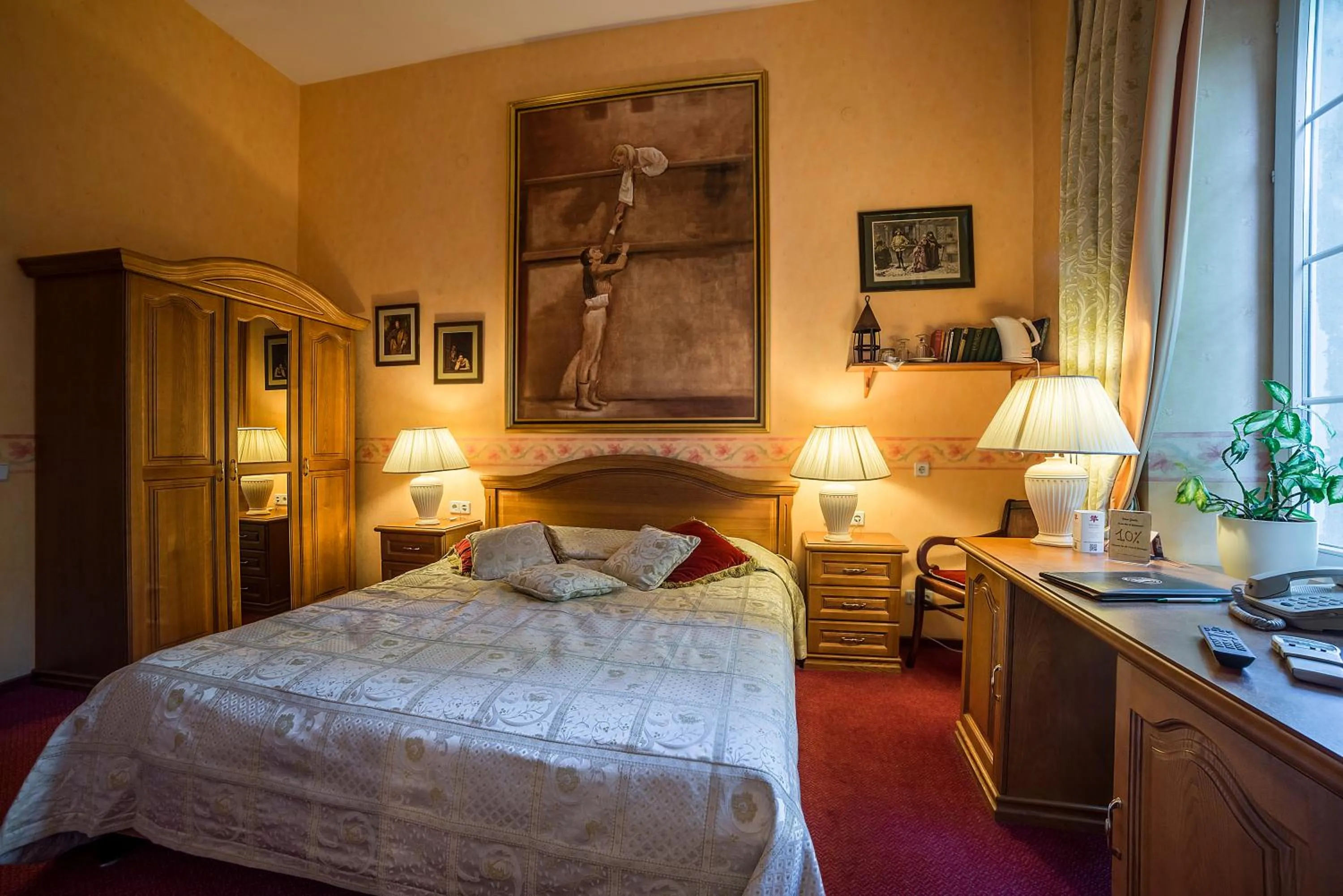 Bed in Shakespeare Boutique Hotel