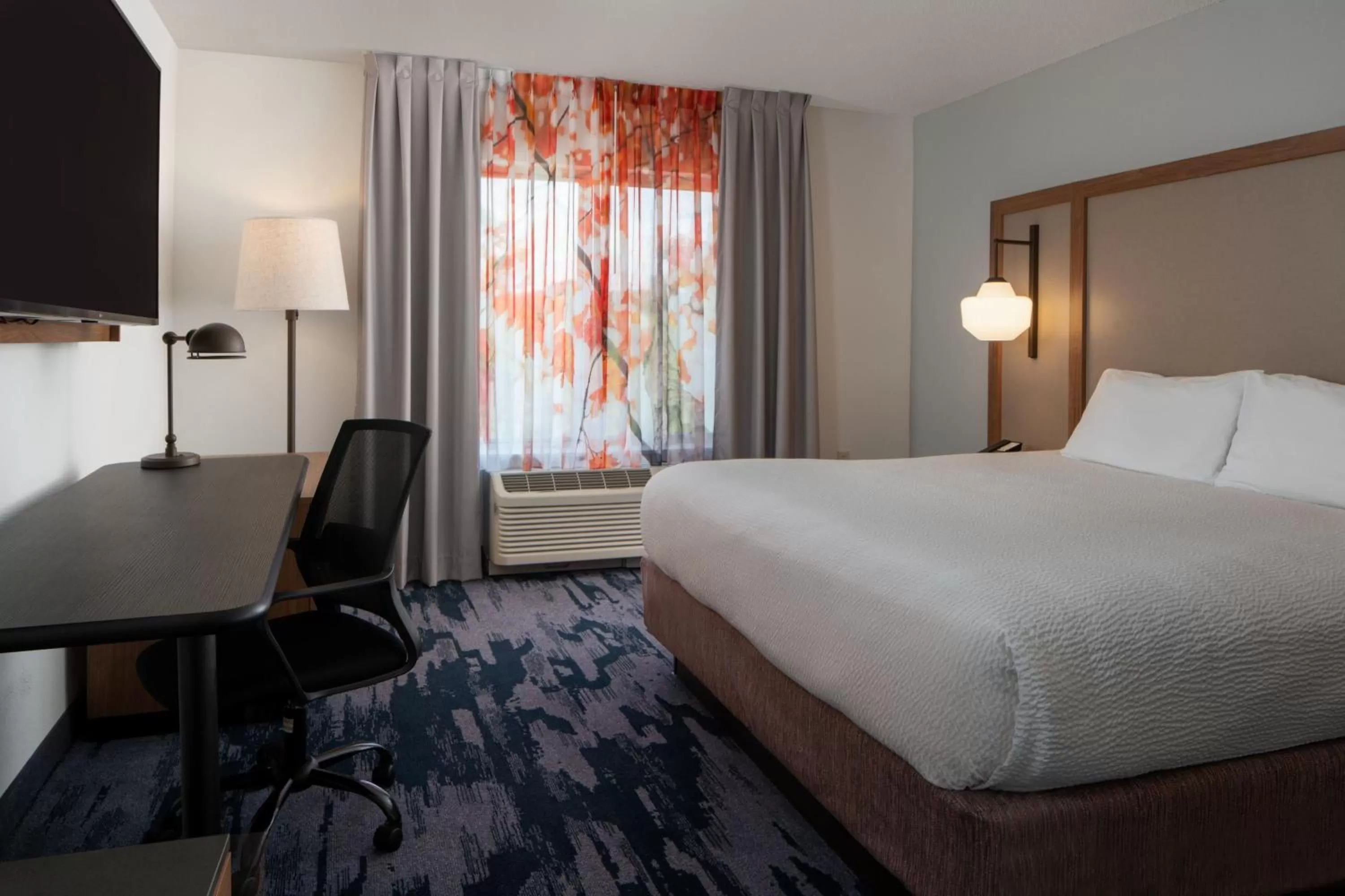 Photo of the whole room, Bed in Fairfield by Marriott Fort Walton Beach-Eglin AFB