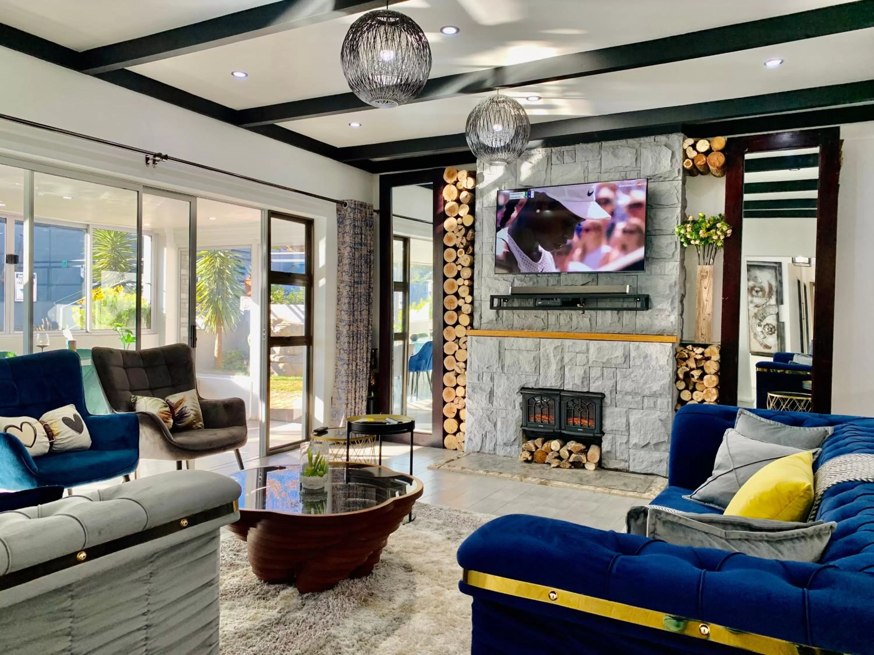 Living room, Seating Area in 24 On Basil Inventive suites