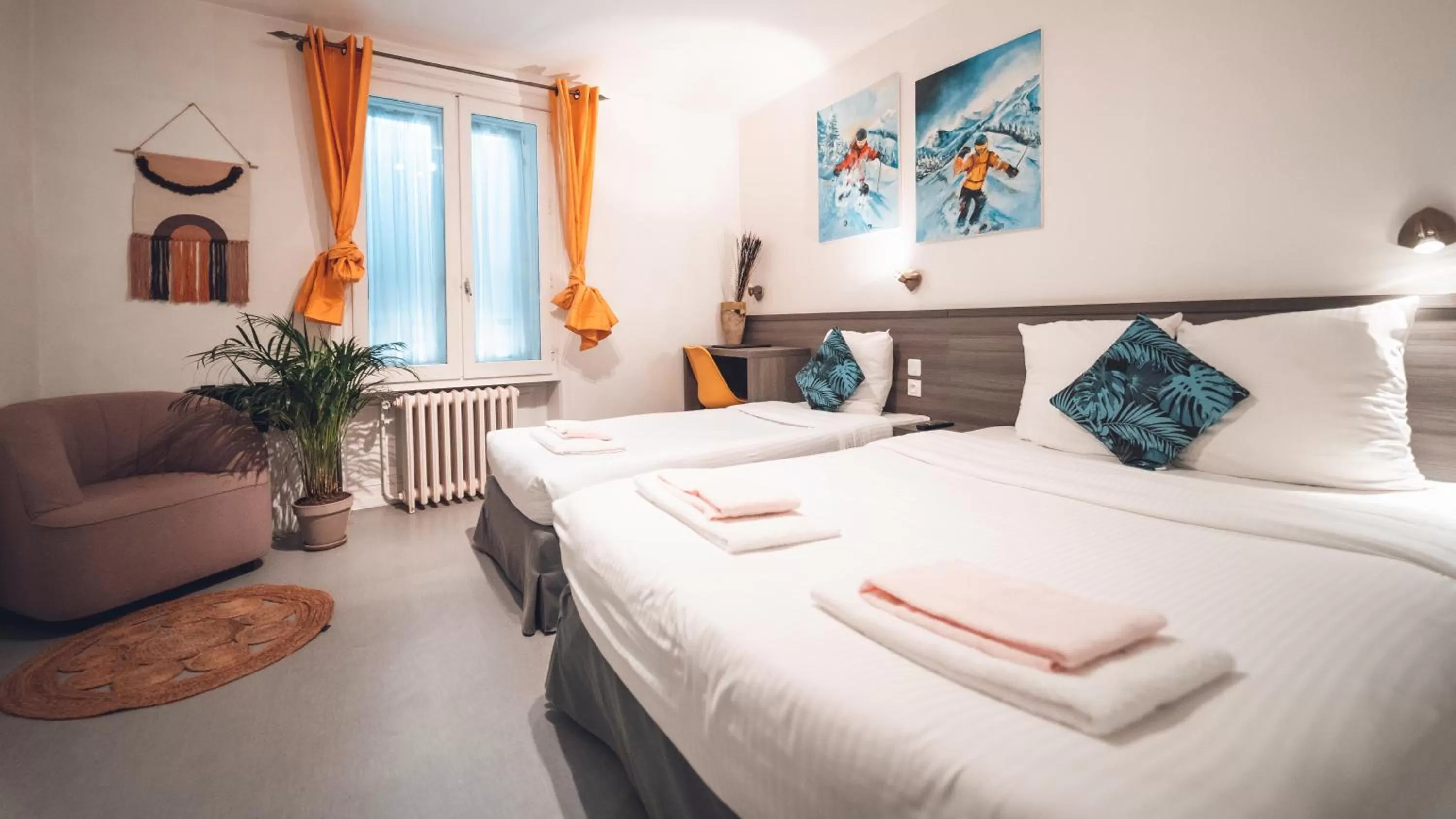 Bed in Logis Hôtel Vuillot