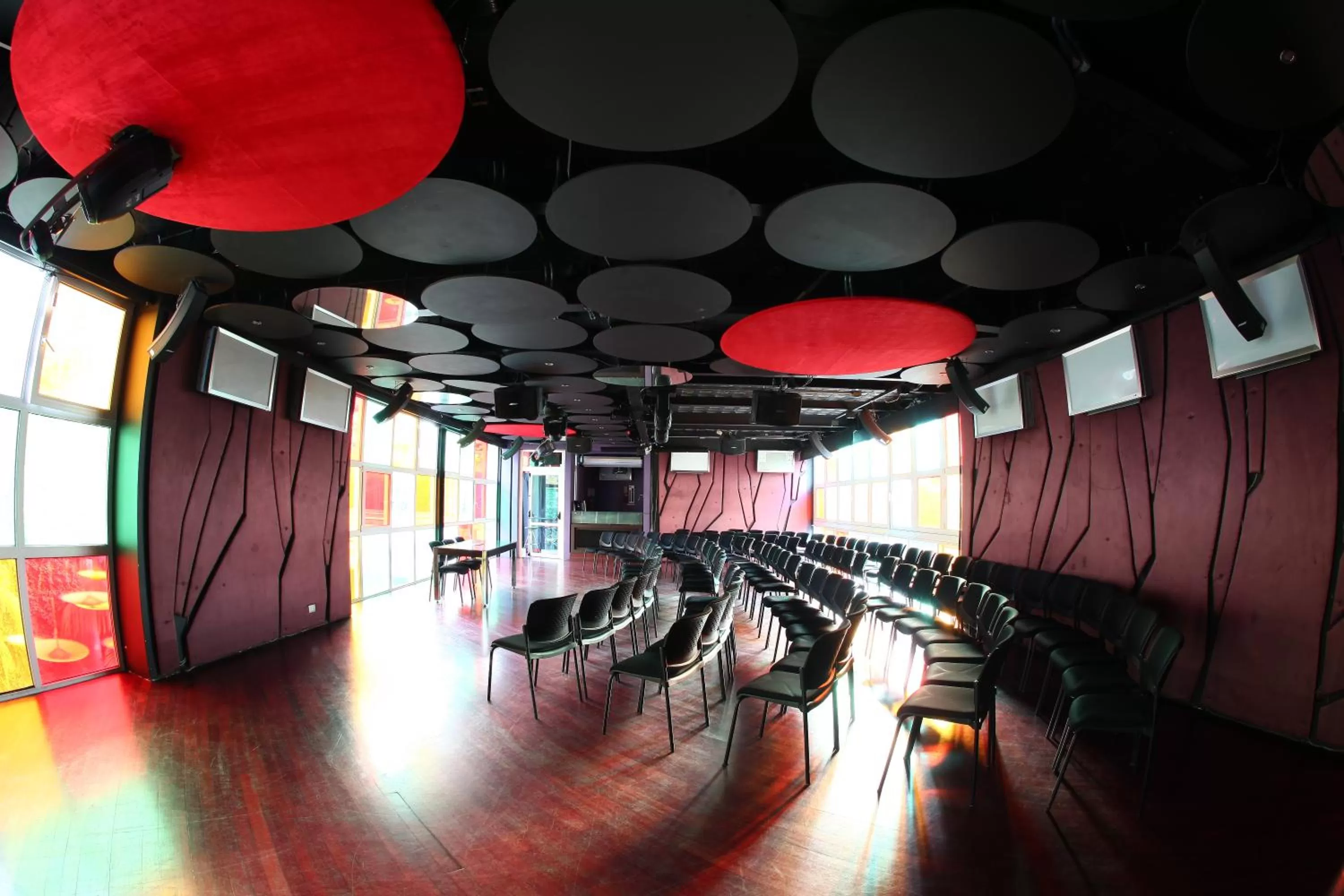 Nightclub / DJ in Now Hotel Cali