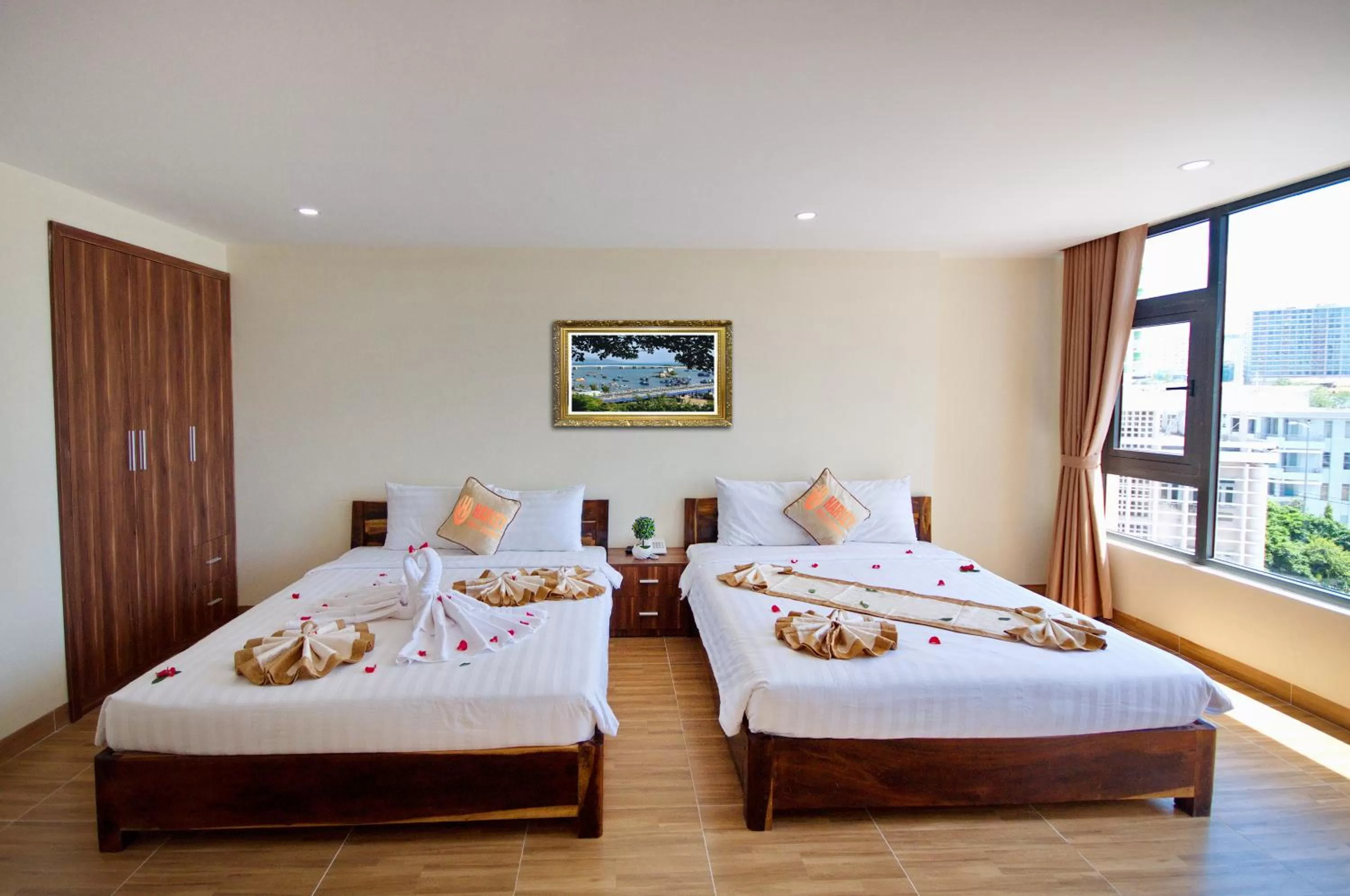 City view, Bed in Harvey Hotel & Apartments