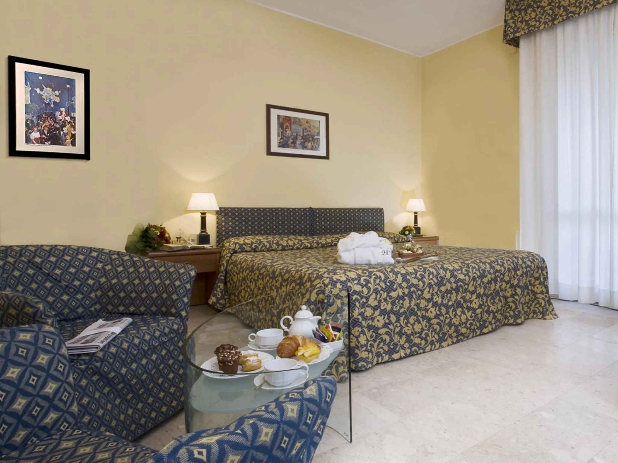 Photo of the whole room in Hotel Savoy