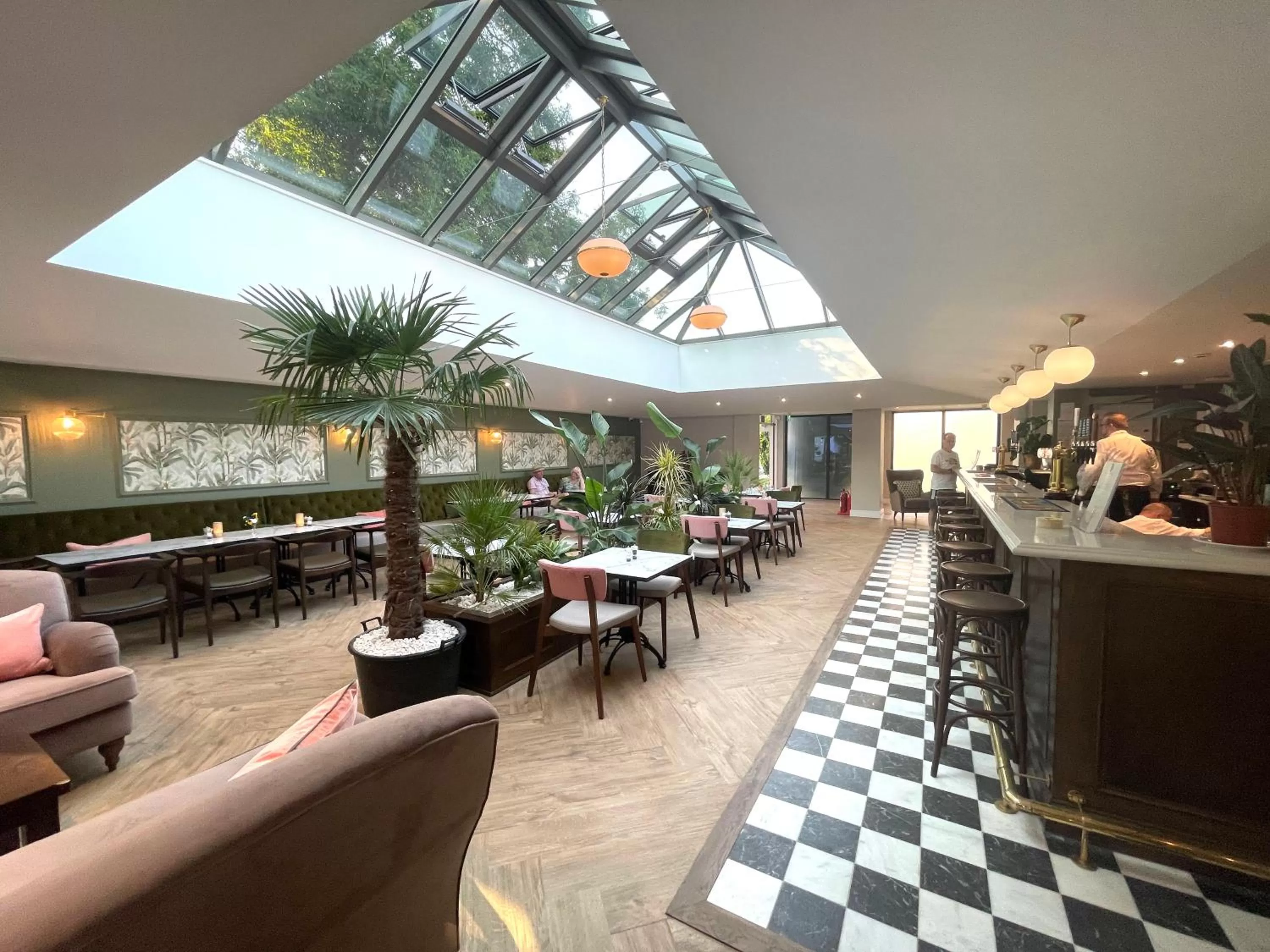 Restaurant/Places to Eat in Lydiard House Hotel & Conference Centre