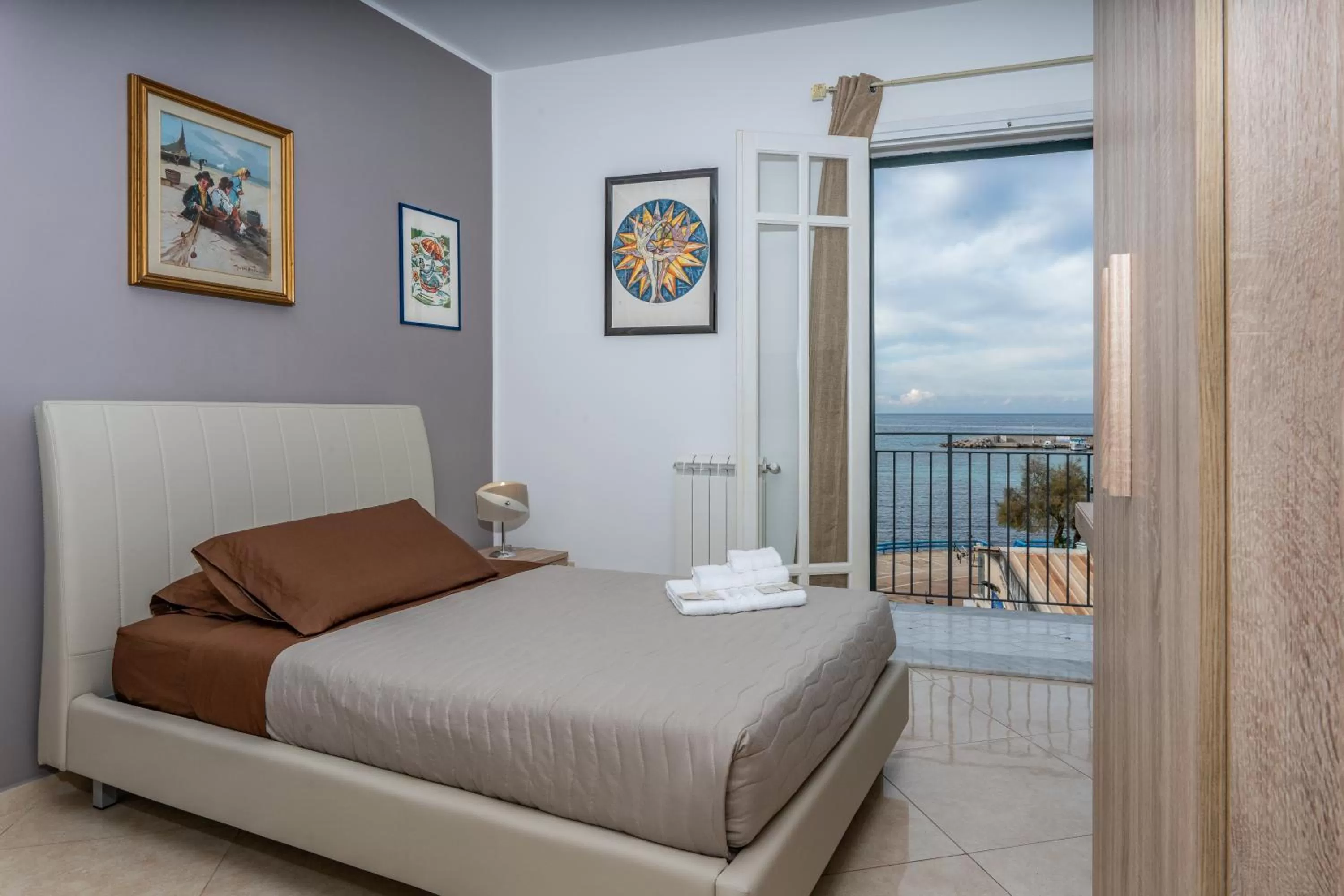 Bed in B&B Una Terrazza sul Golfo di Sferracavallo