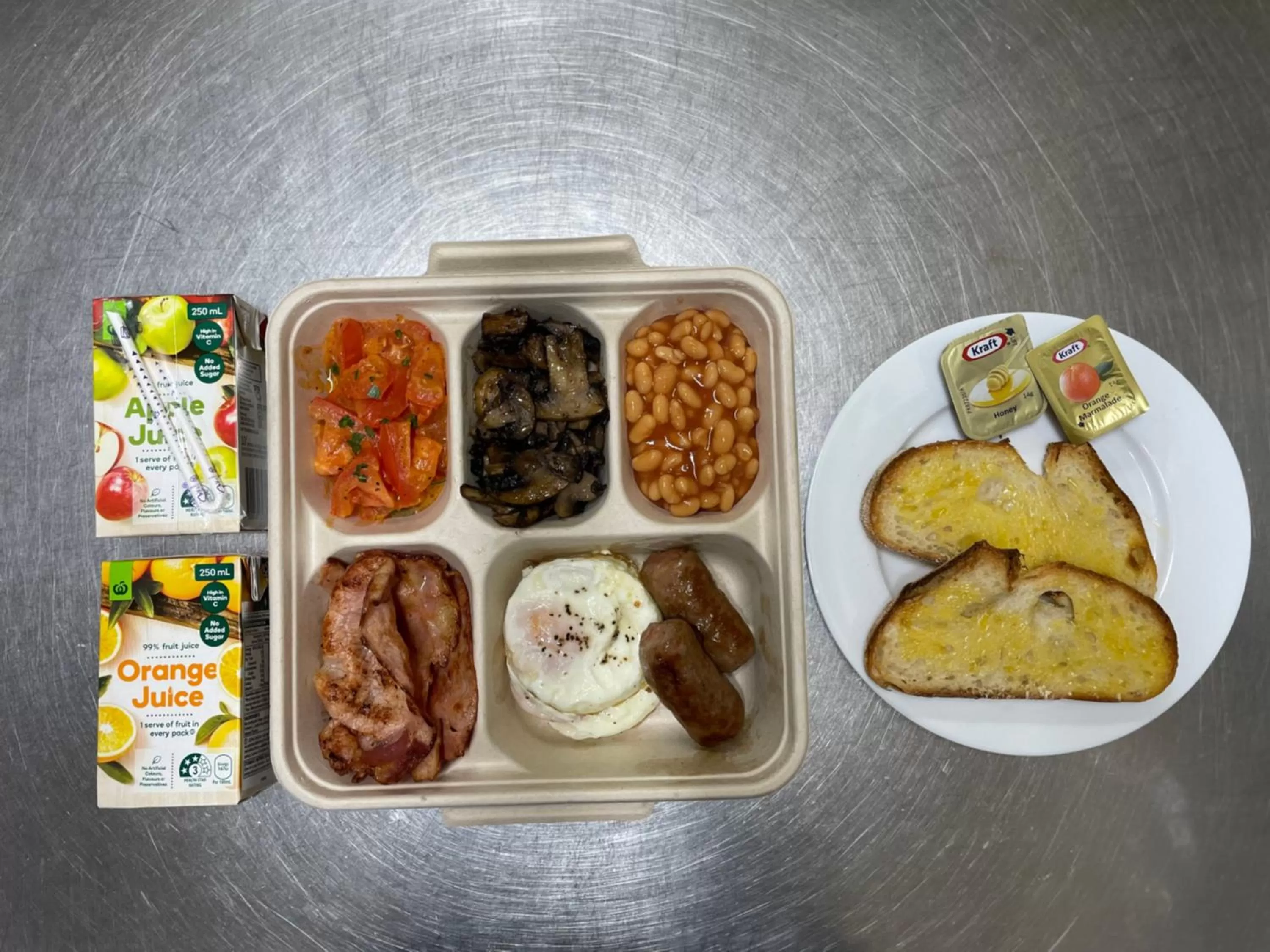 Breakfast in Raintree Motel