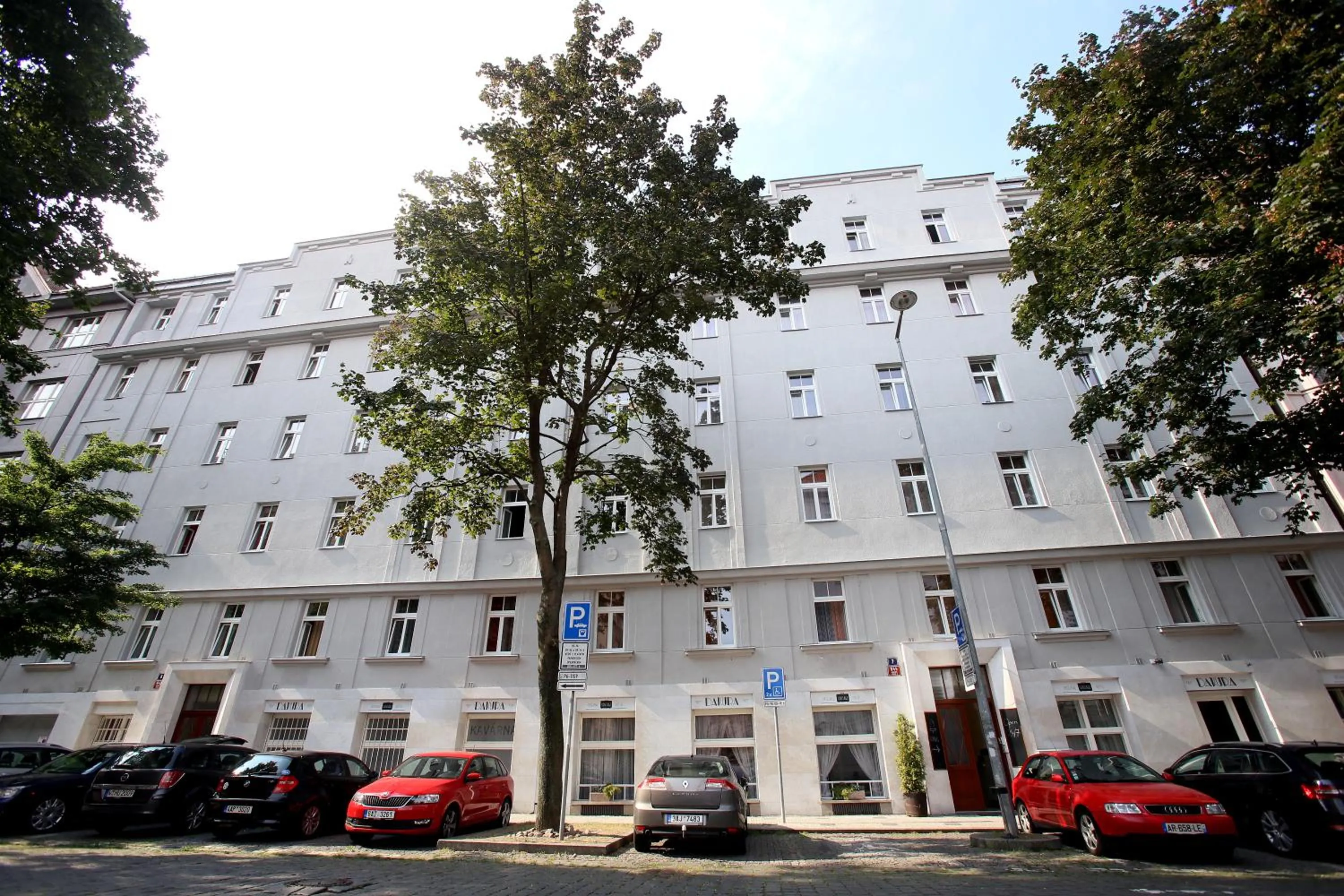 Facade/entrance in Hostel Dakura