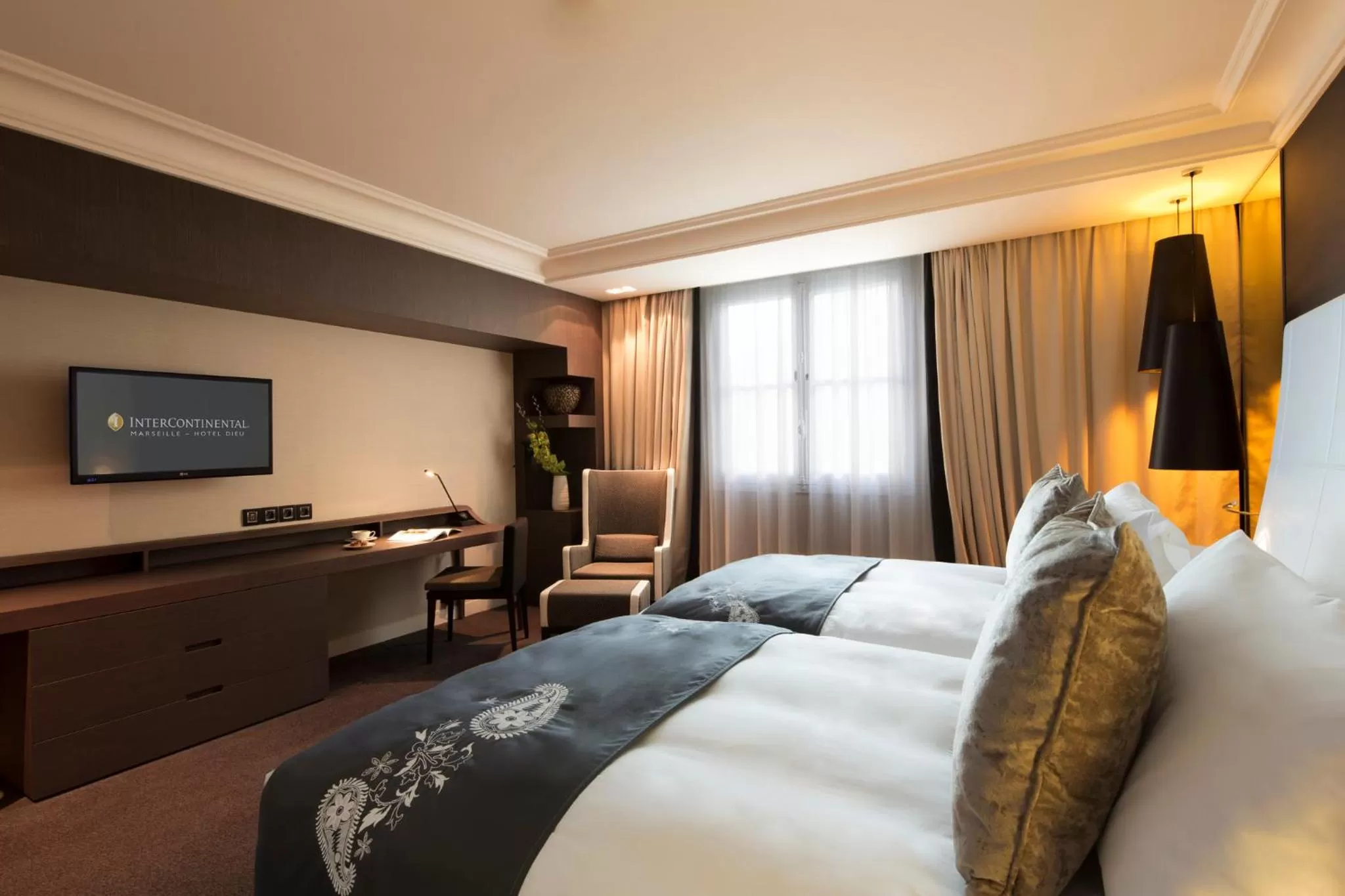 Photo of the whole room, Bed in InterContinental Marseille - Hotel Dieu by IHG