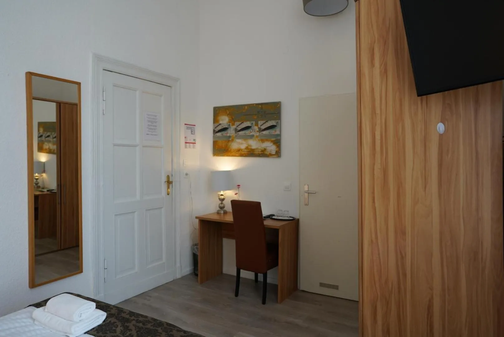 Photo of the whole room, Bed in City Pension Berlin