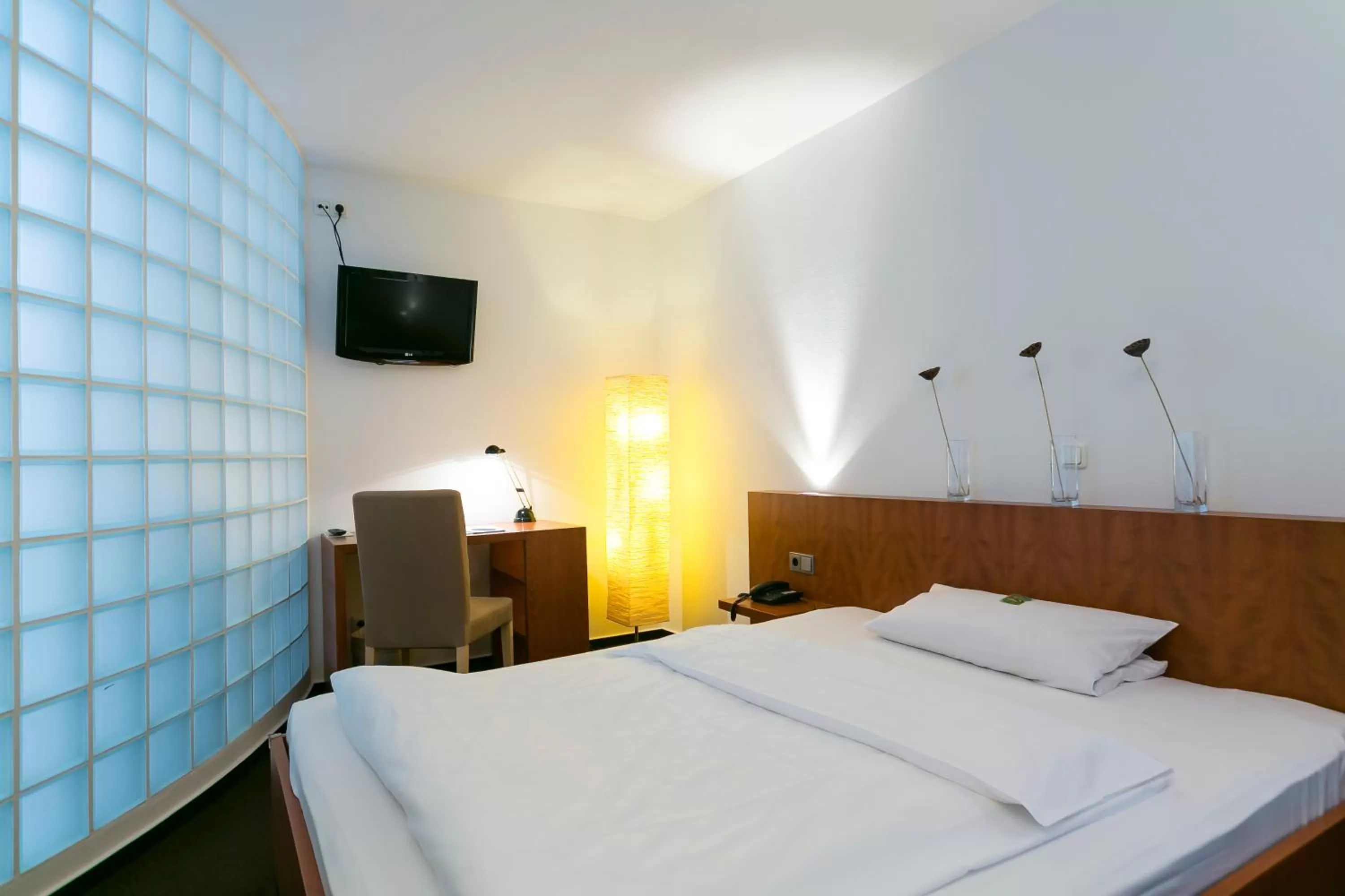 Photo of the whole room, Bed in Wald & Golfhotel Lottental