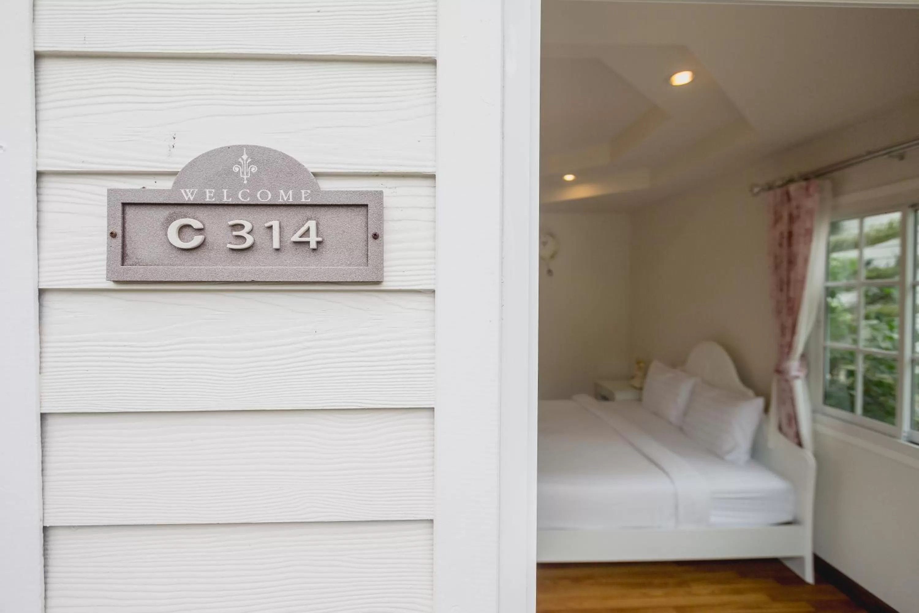 Bed in Sakarin Valley Resort