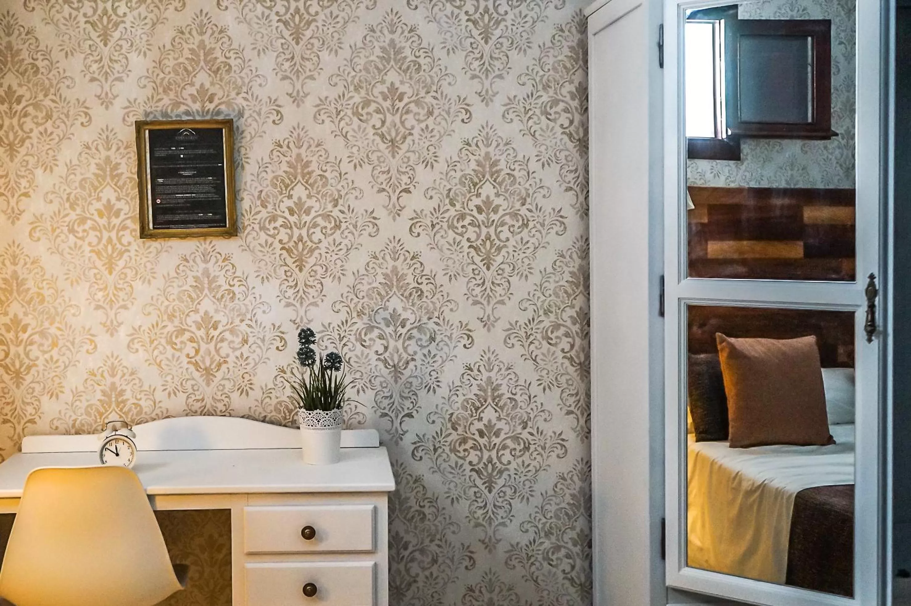 Bedroom, Bed in Hotel Posada de las Cuevas