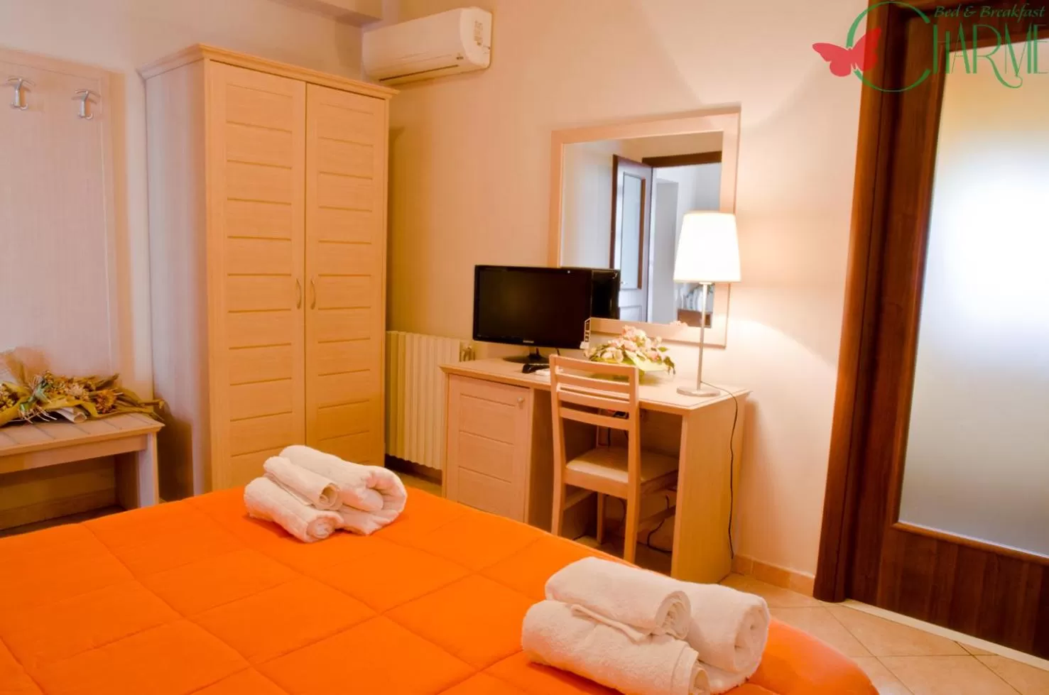 TV/Entertainment Center in B&B Charme