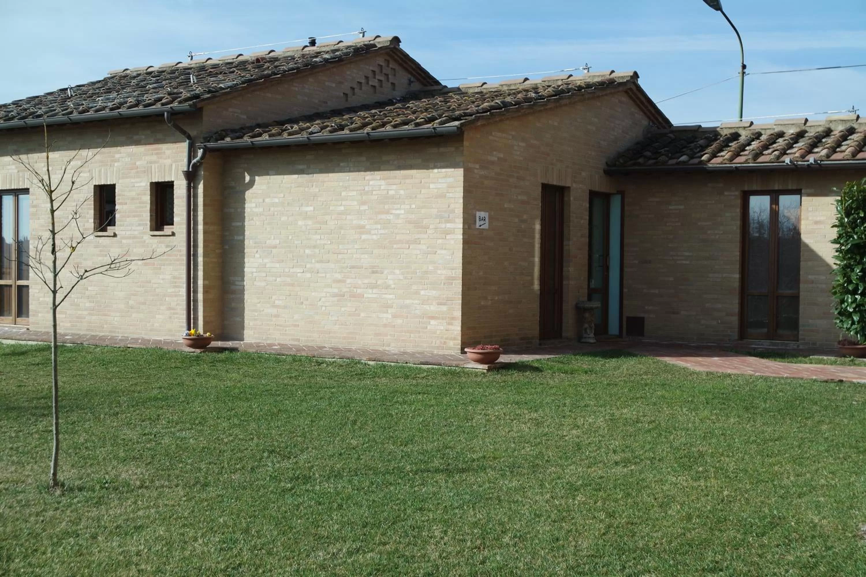 Facade/entrance, Property Building in Fonte Dei Tufi