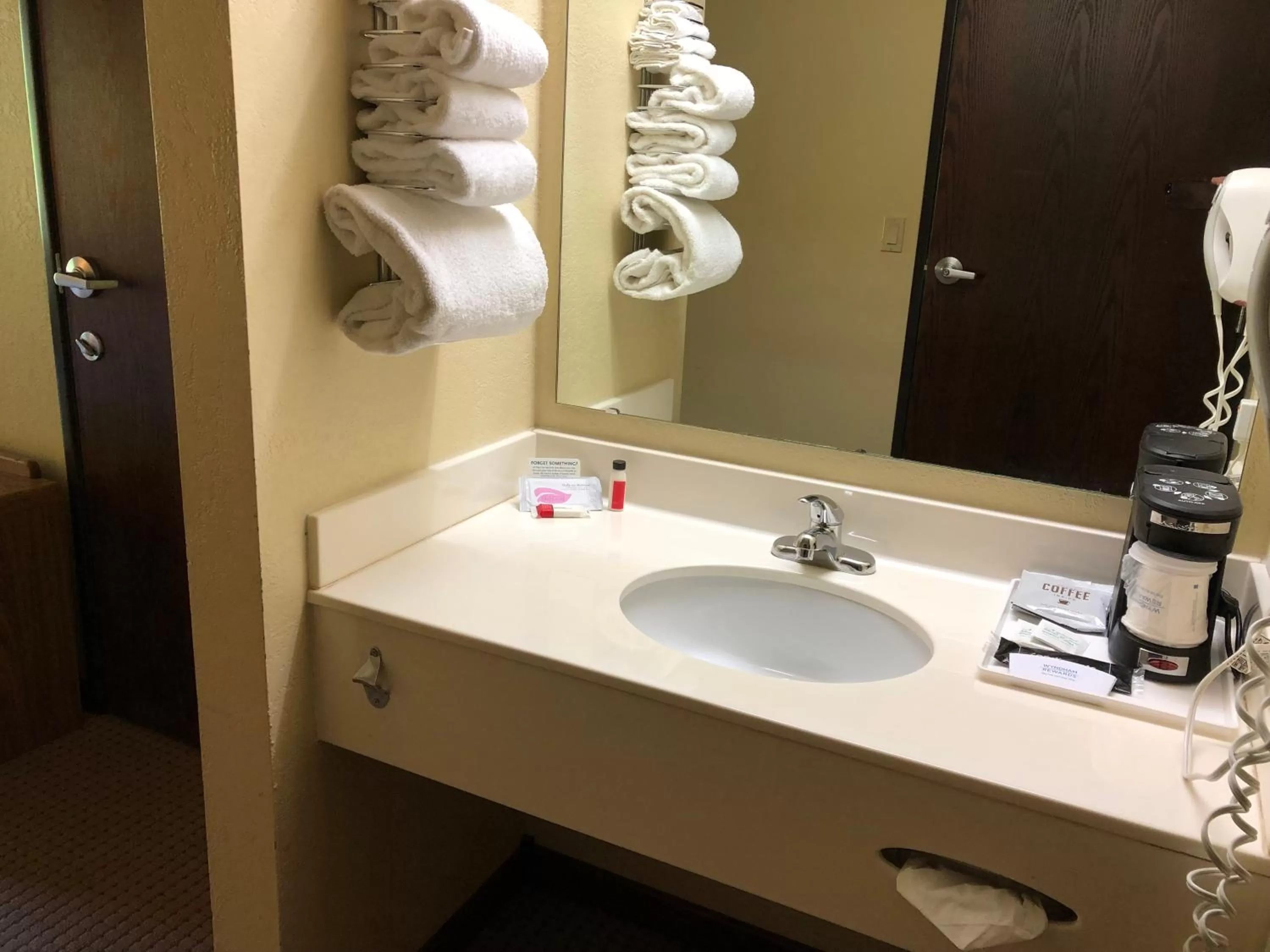 Days Inn by Wyndham Iron Mountain