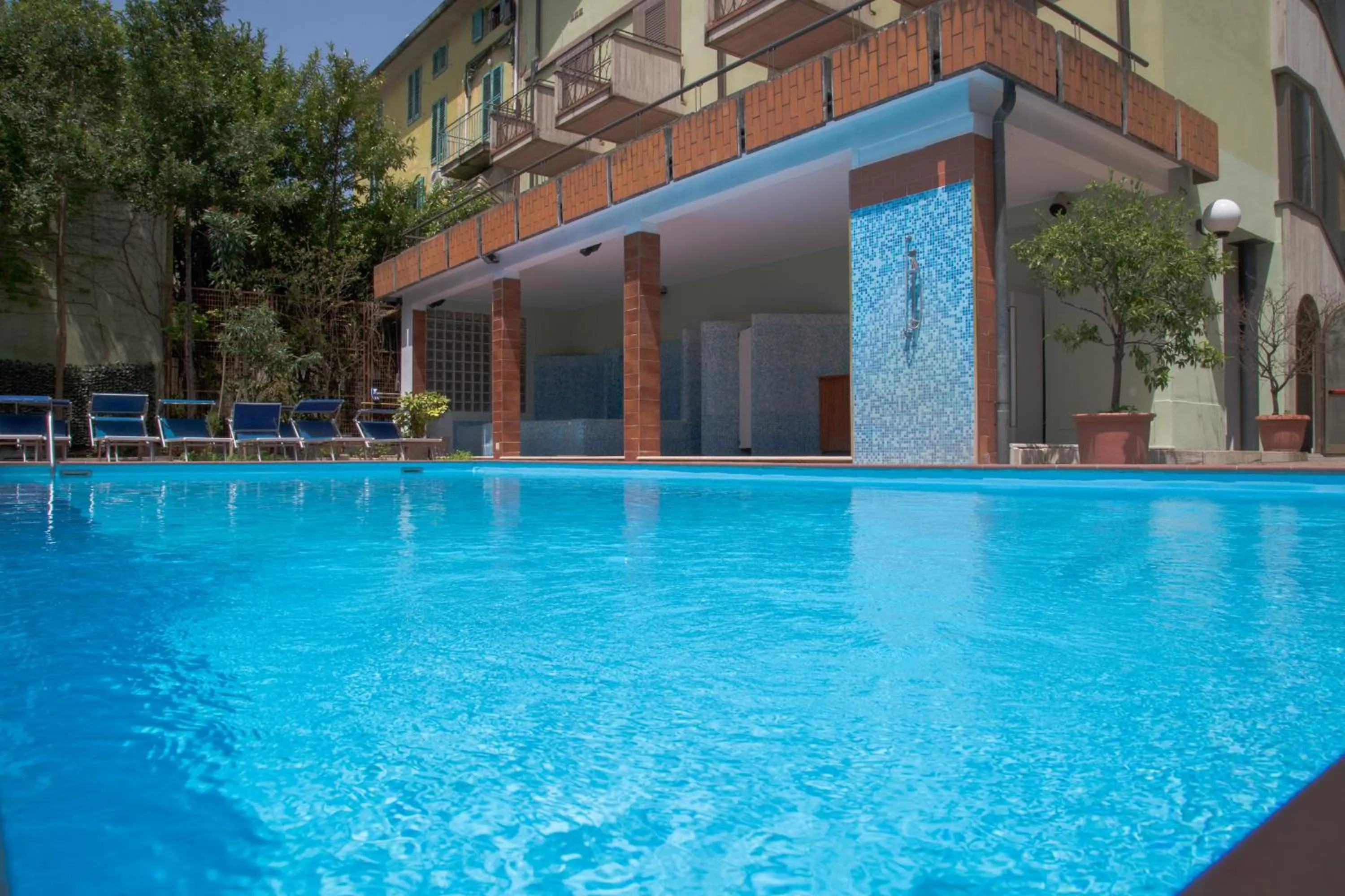 Swimming pool in HG Hotel Cappelli