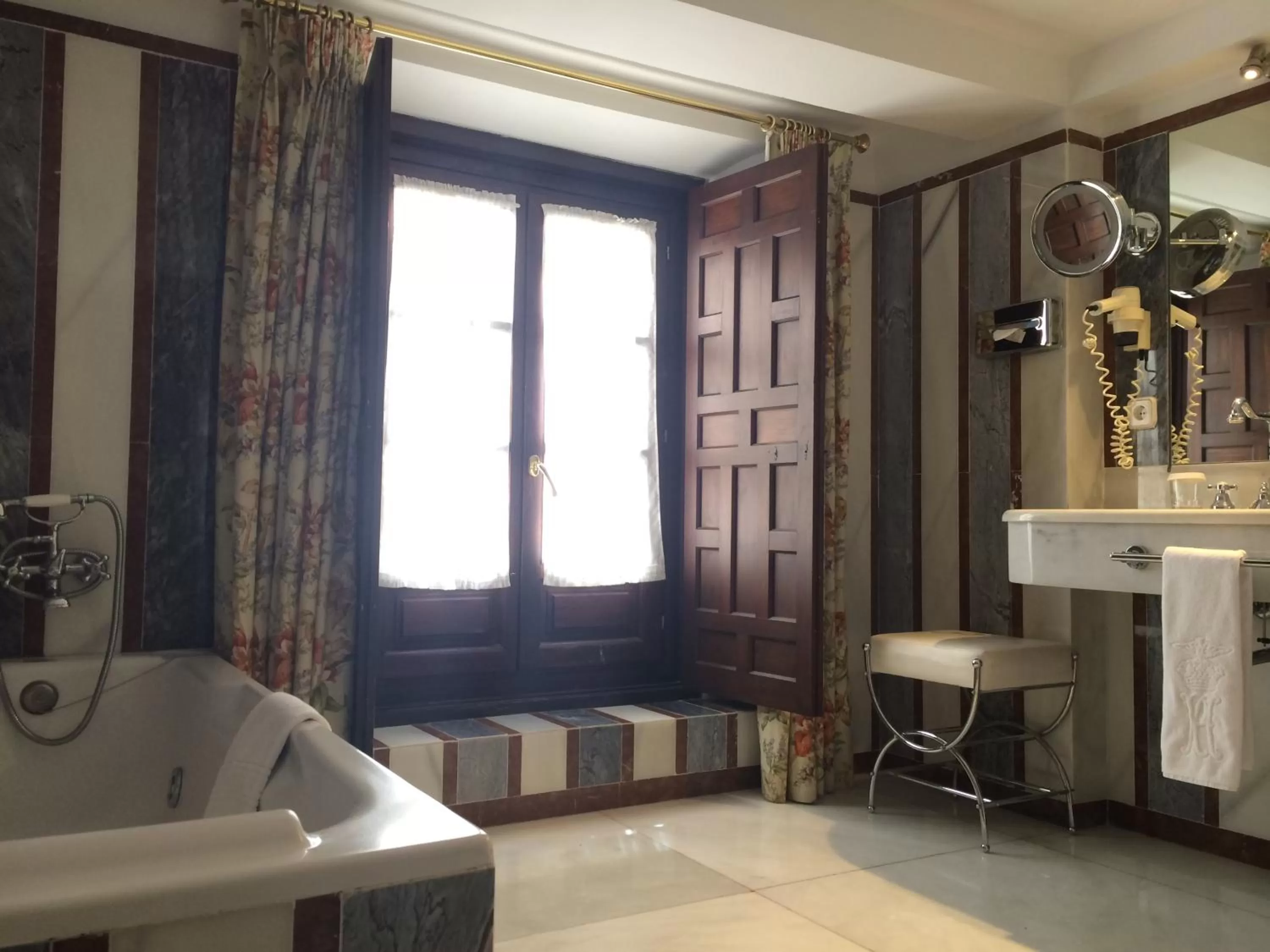 Bathroom in Hotel Las Casas de la Judería