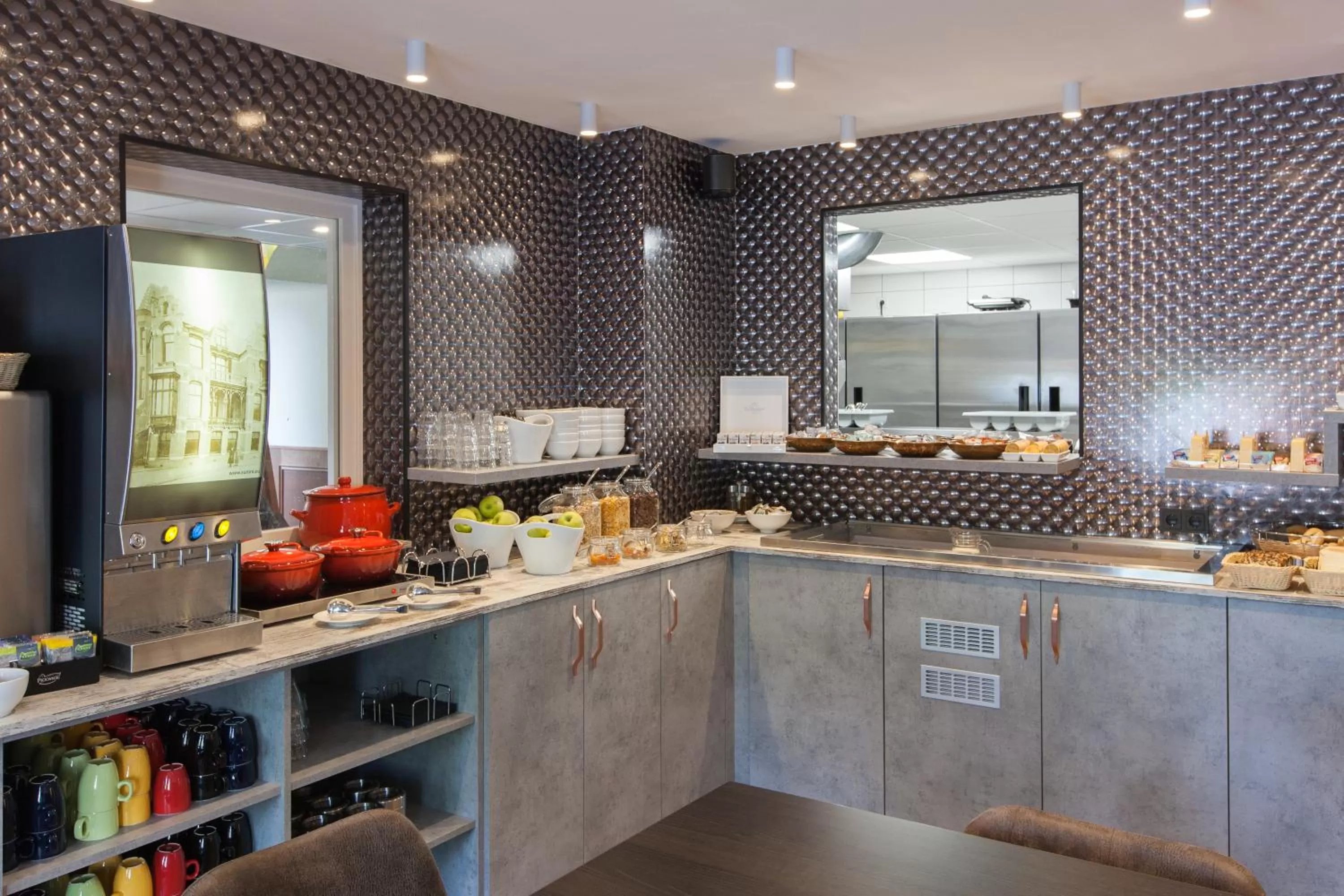 Buffet breakfast in Best Western Hotel Den Haag