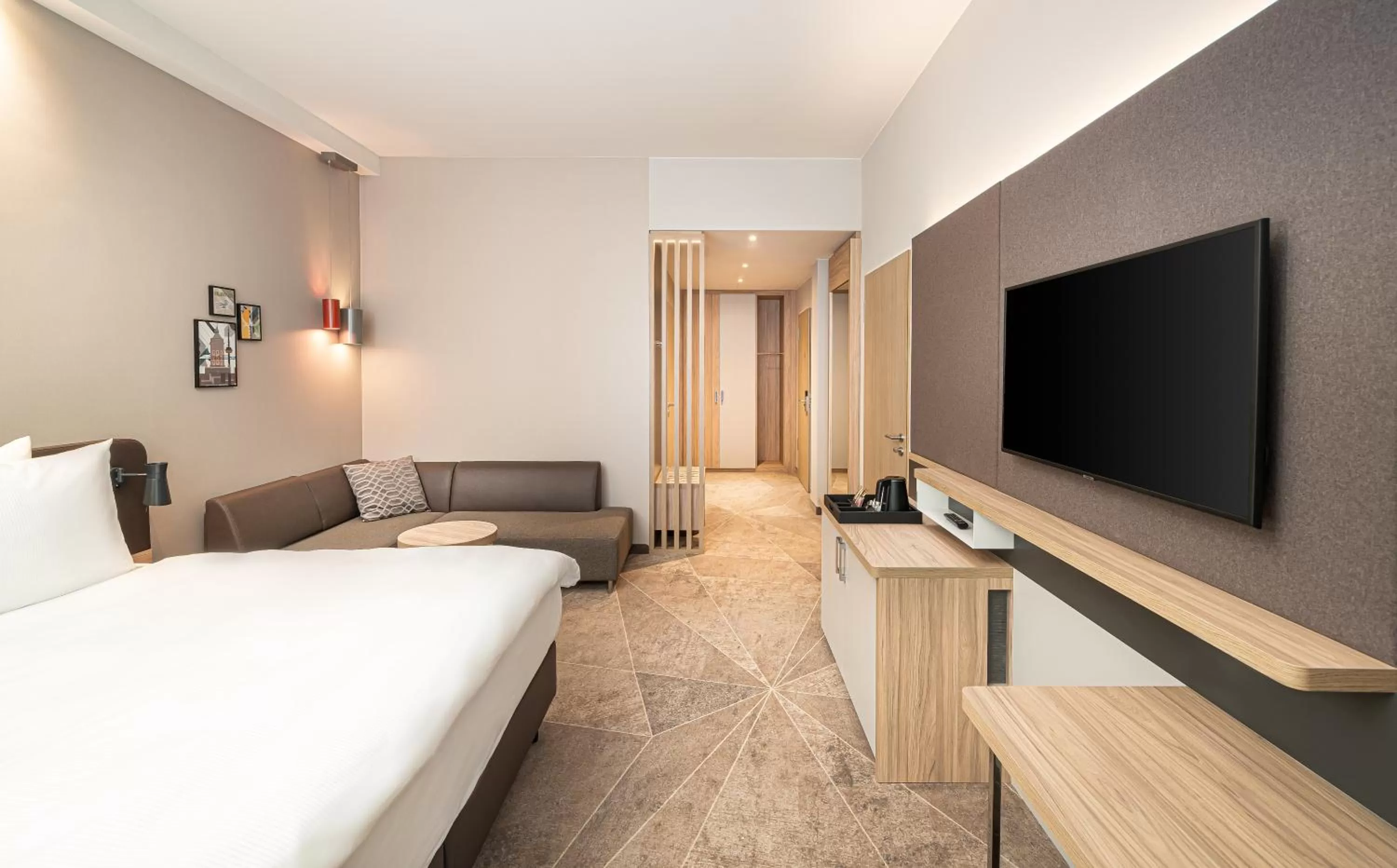 Photo of the whole room, Bed in Holiday Inn - Mannheim City - Hauptbahnhof by IHG