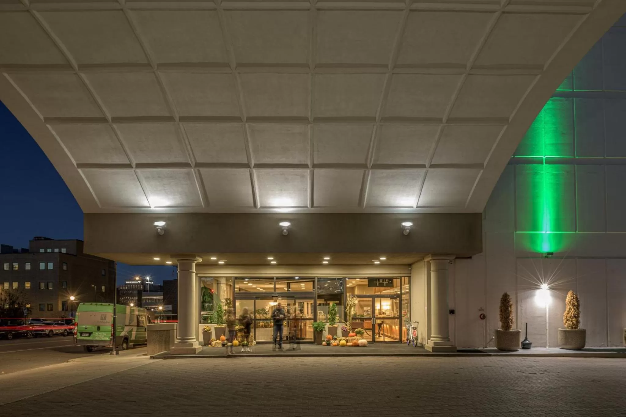 Property building in Holiday Inn Portland-By the Bay by IHG