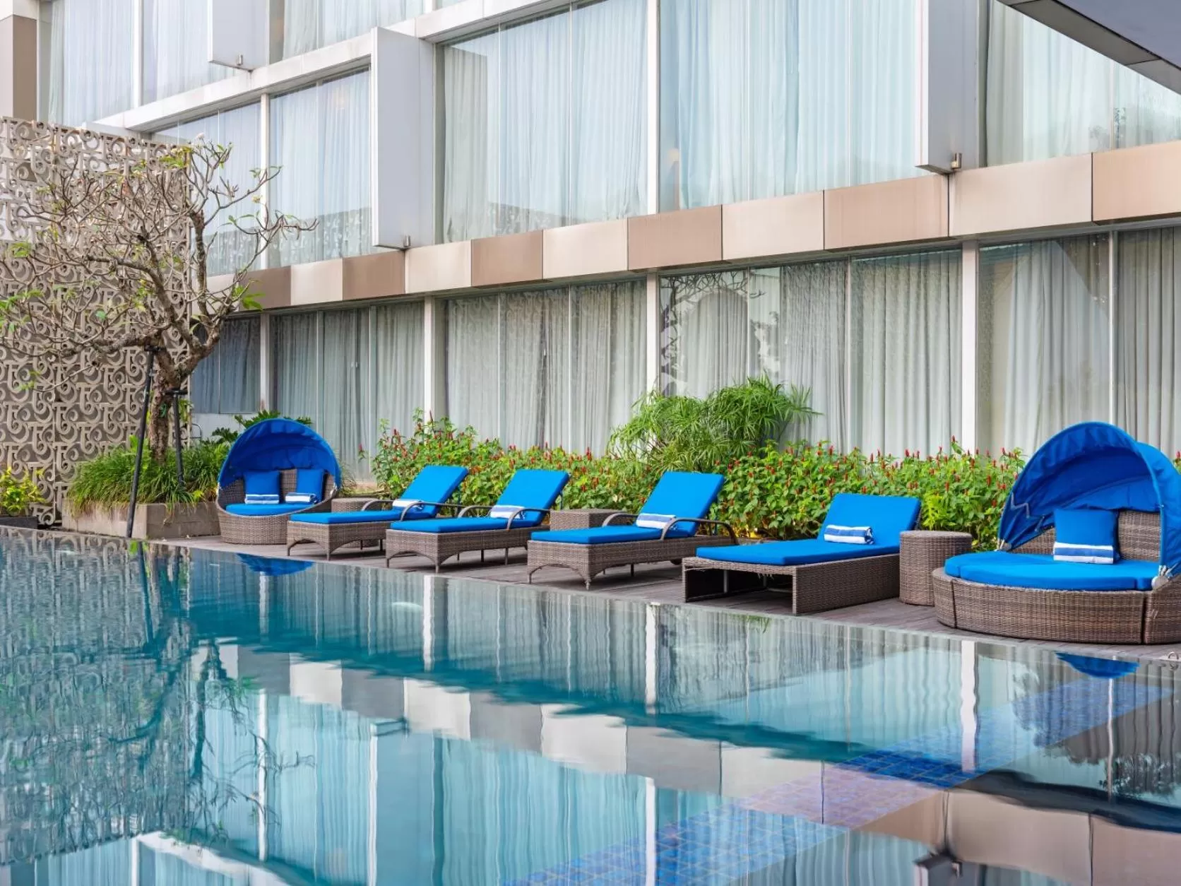 Swimming pool in ARTOTEL Suites Bianti Yogyakarta, CHSE Certified