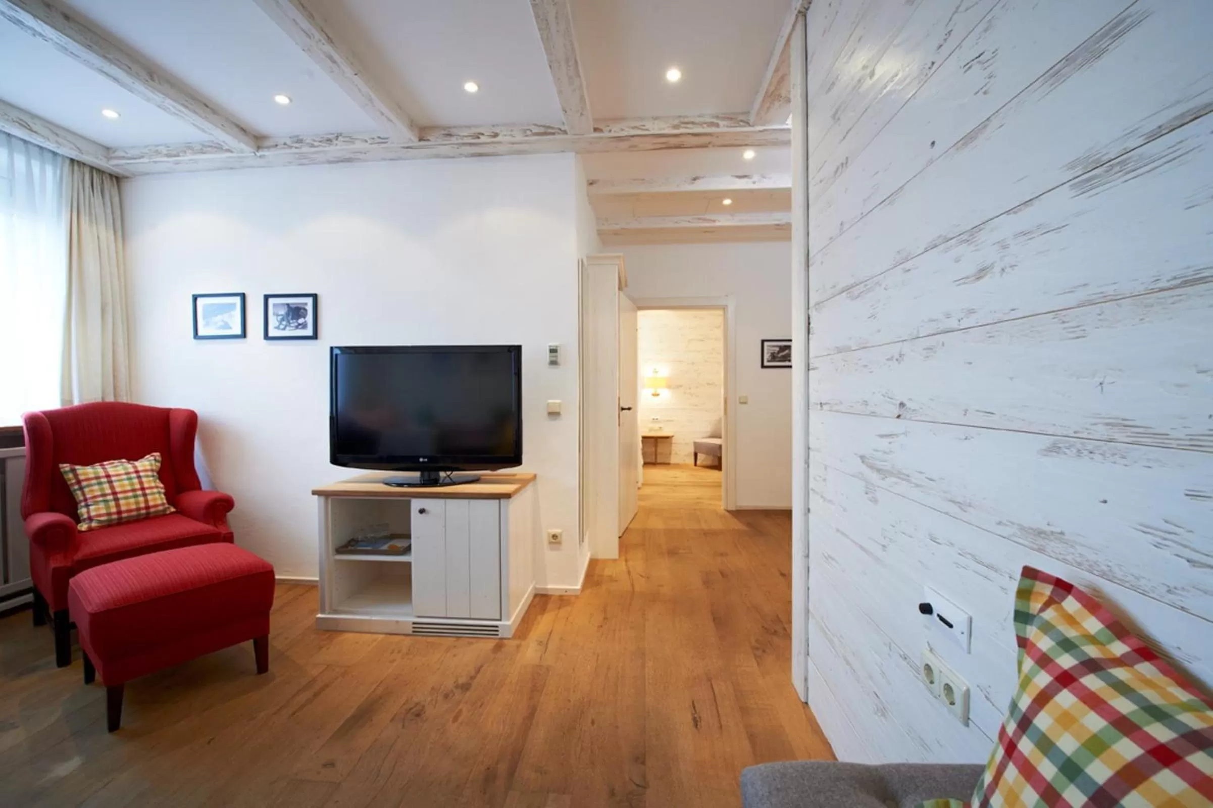 TV and multimedia in Eden Hotel Wolff