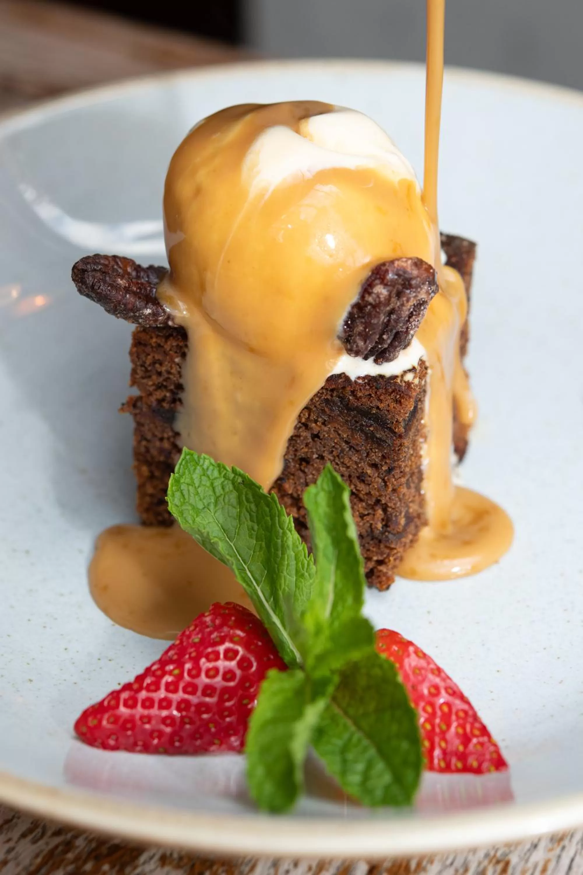 Restaurant/places to eat in Kew Gardens Hotel