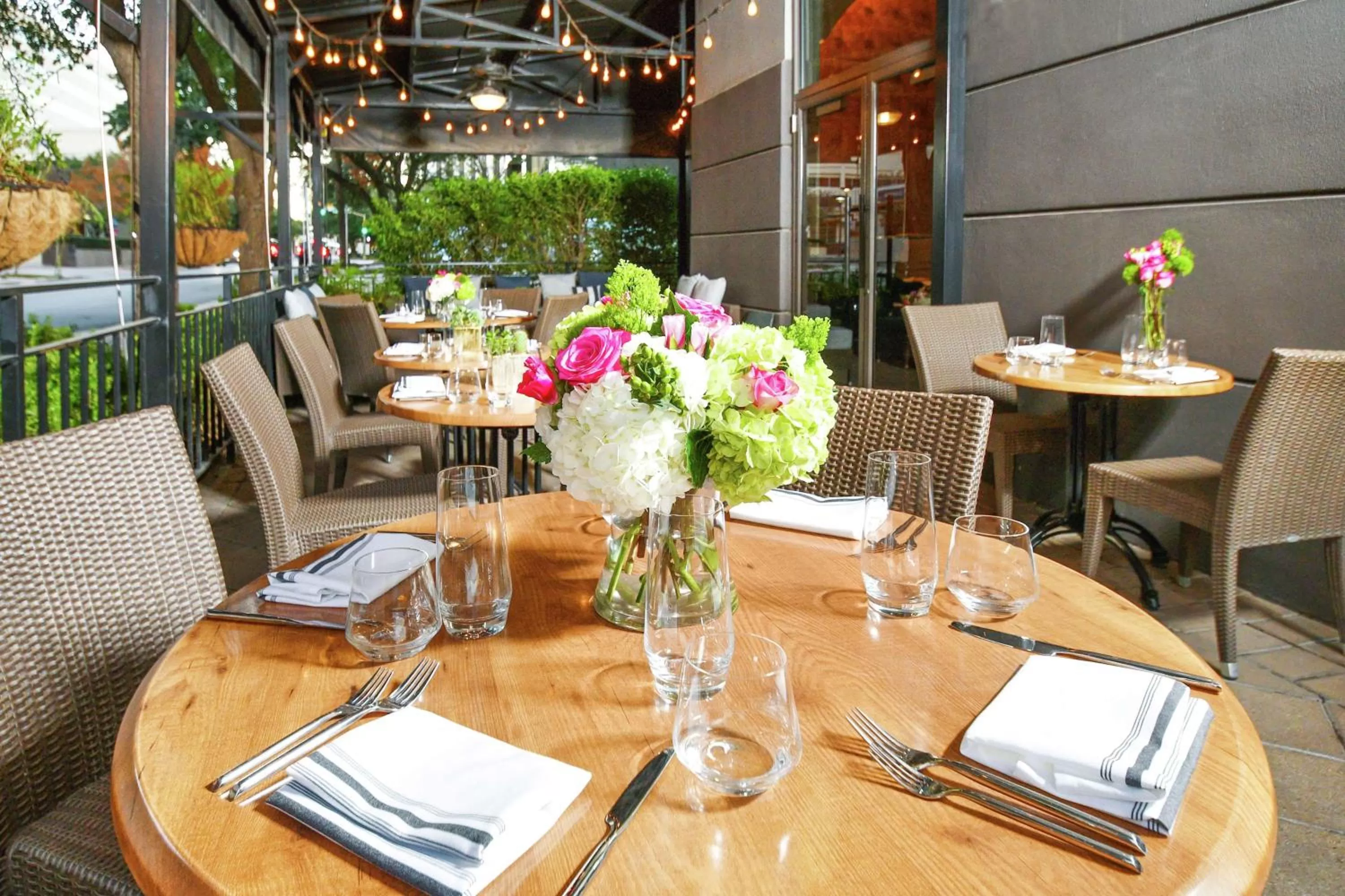 Restaurant/places to eat in Hilton Dallas-Park Cities