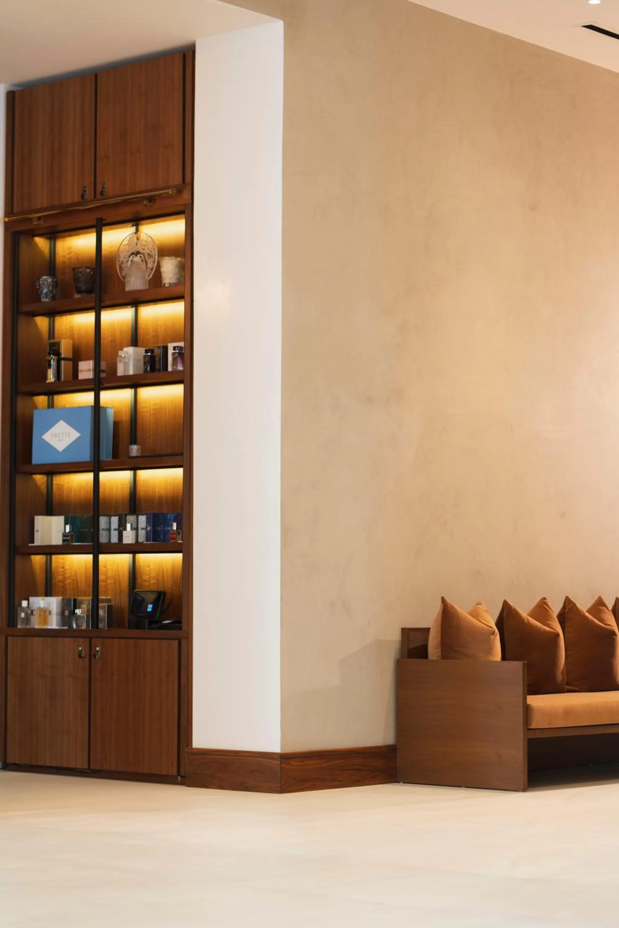 Shopping Area in ette luxury hotel & spa - Near Disney Theme Parks