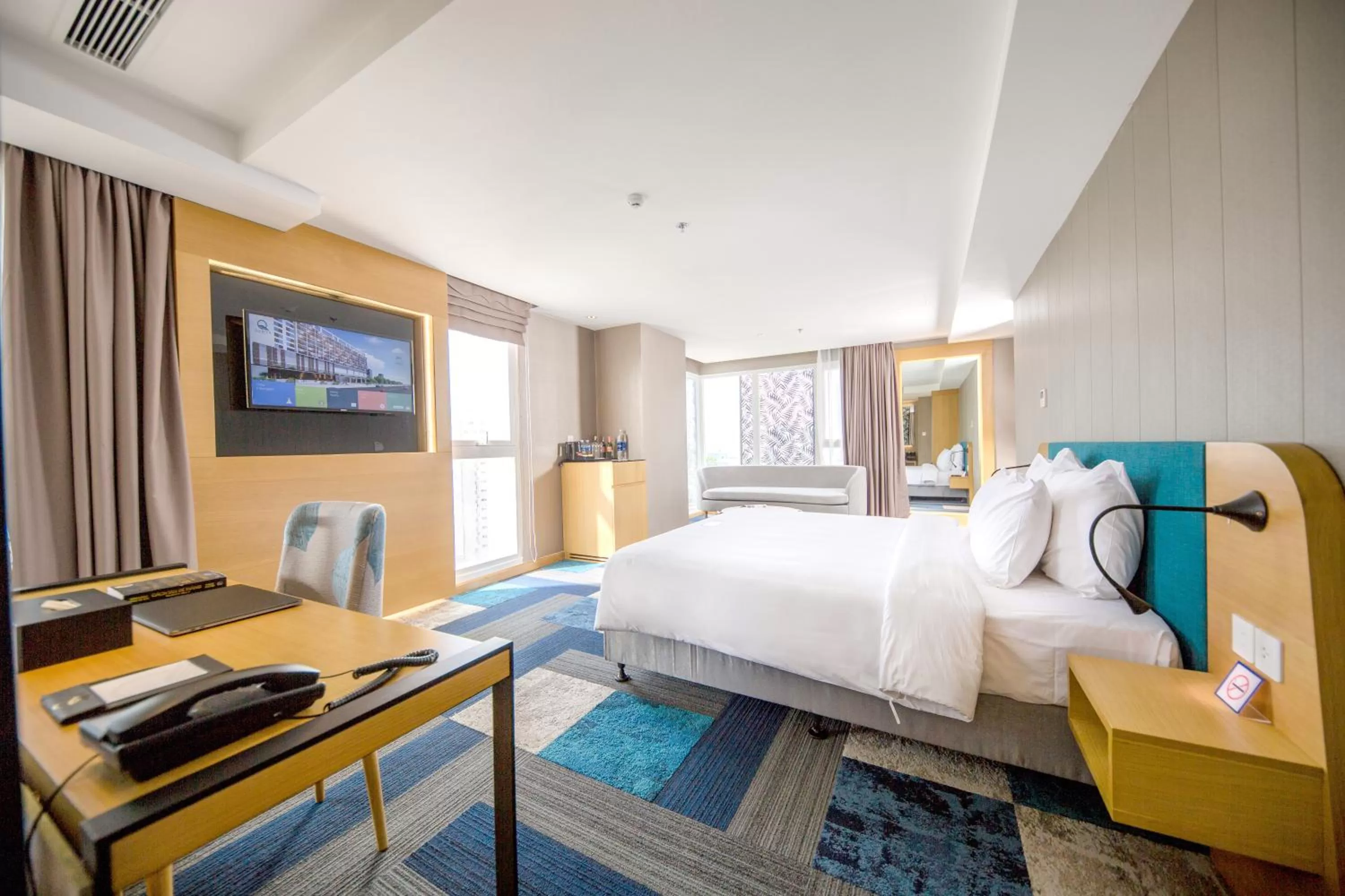 Restaurant/places to eat, Bed in Quinter Central Nha Trang