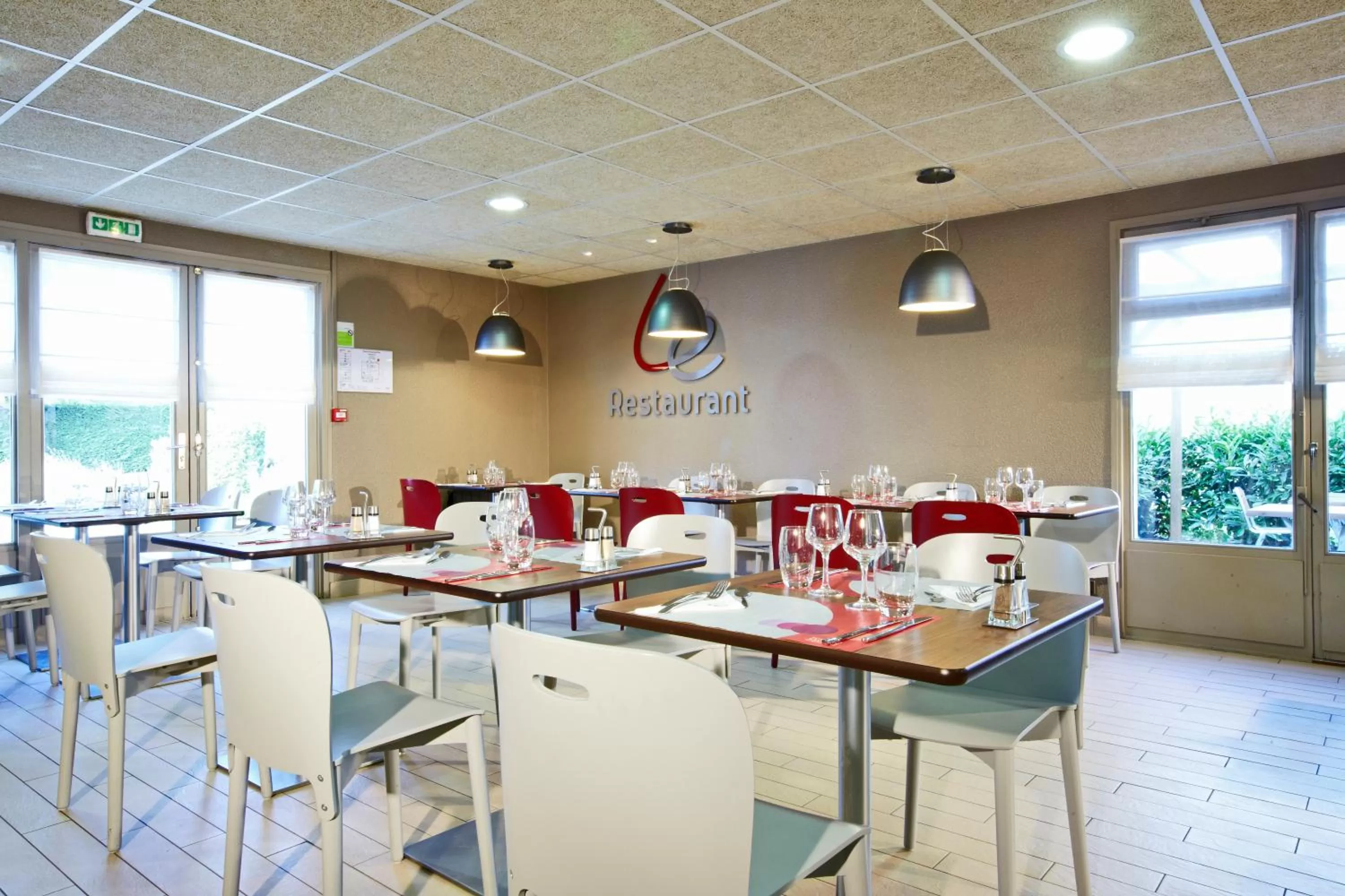 Restaurant/places to eat in Campanile Chanas