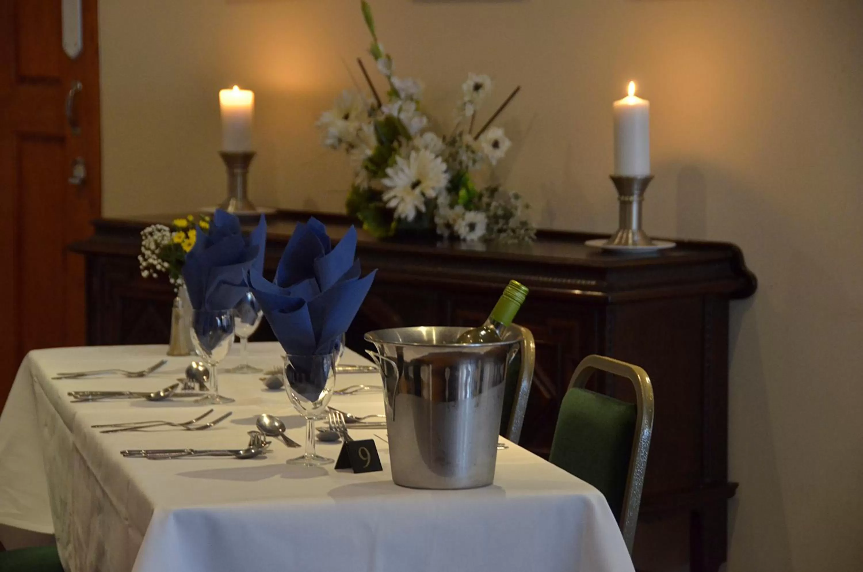 Restaurant/places to eat in Auld Cross Keys Inn