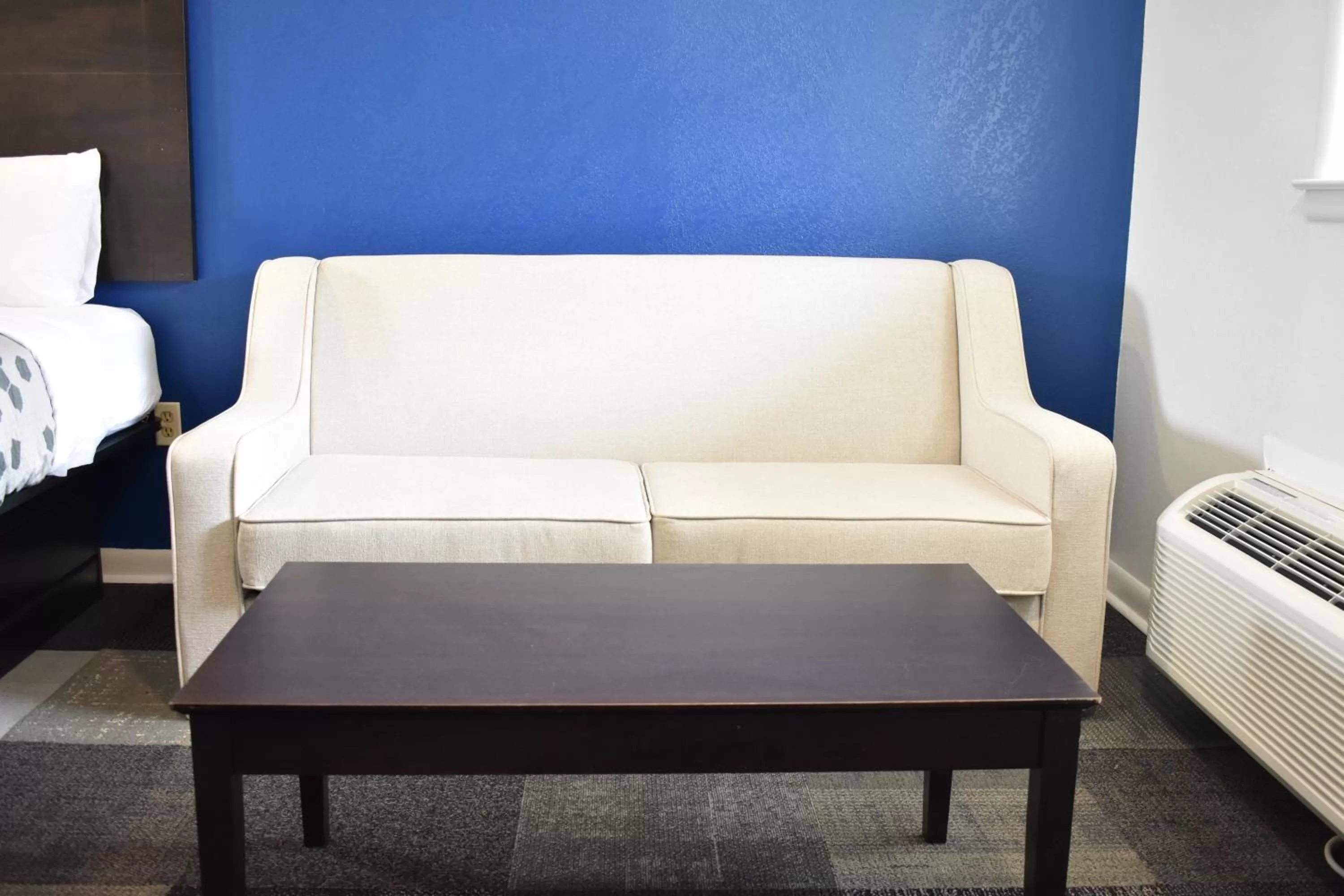 Living room in Rodeway Inn Swainsboro