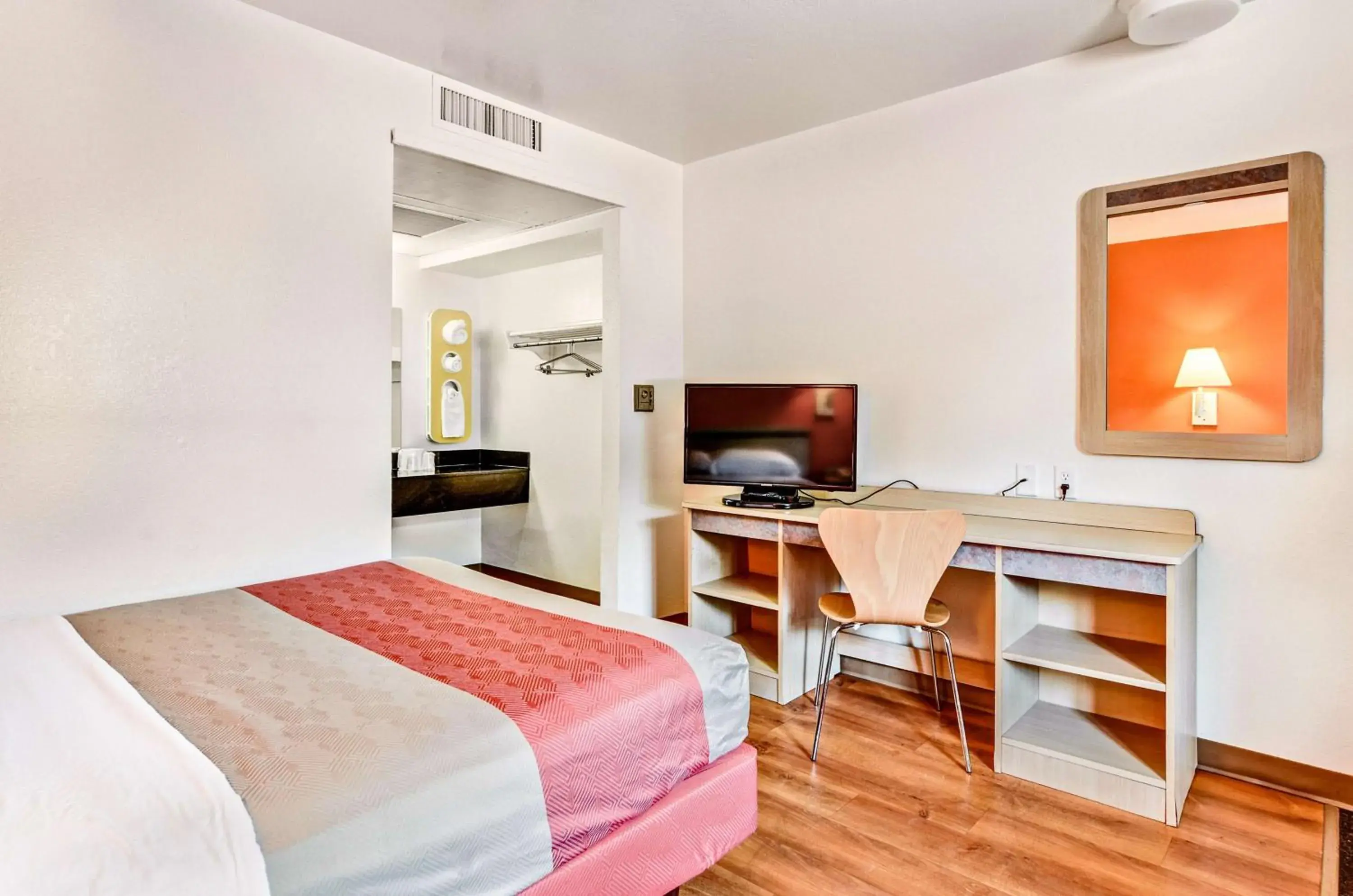 Double Room - single occupancy - Disability Access - Roll In Shower in Motel 6-Pittsburgh, PA - Crafton Double Room - single occupancy - Disability Access - Roll In Shower in Motel 6-Pittsburgh, PA - Crafton