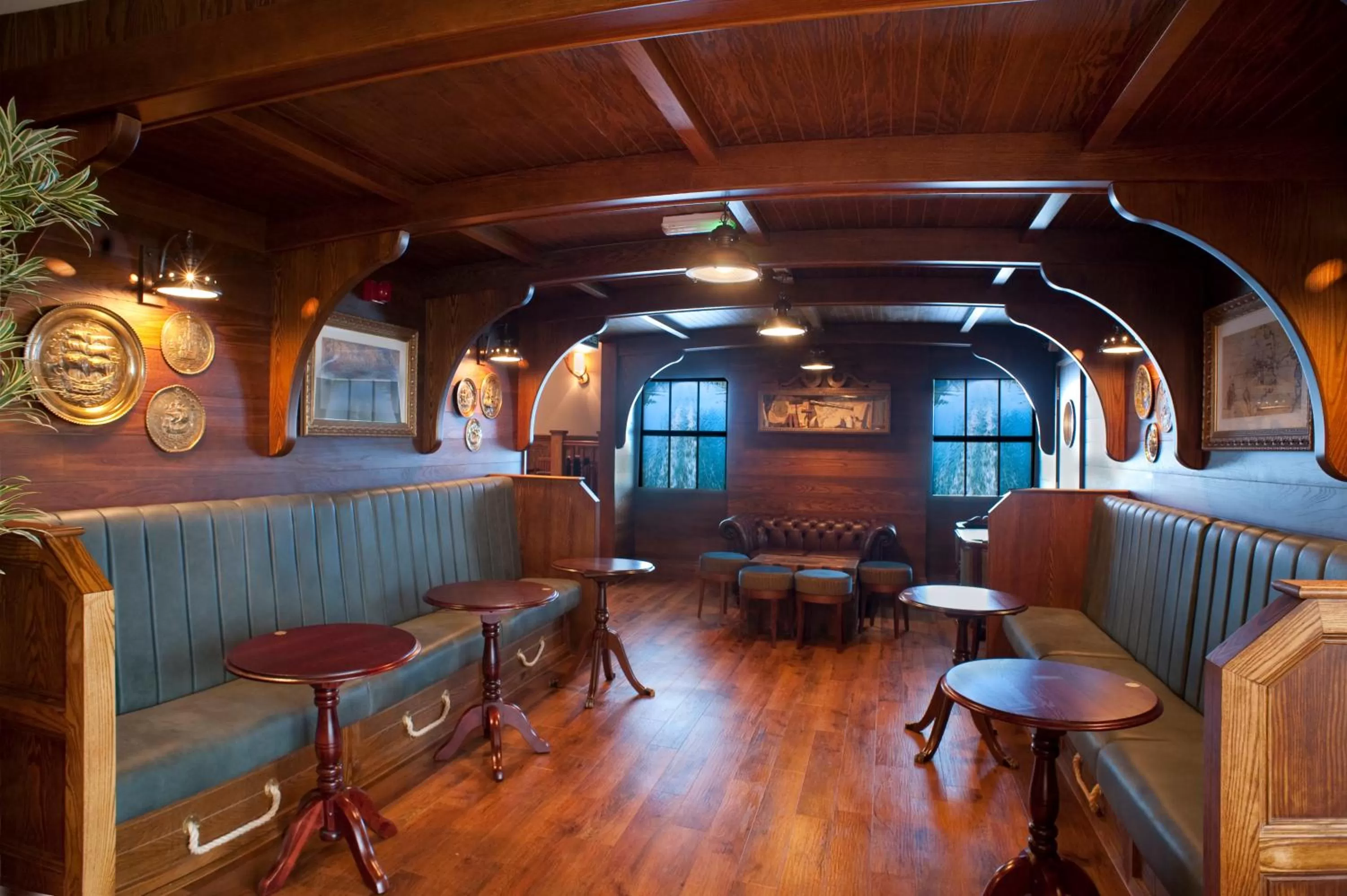 Lounge/Bar in Cabot Court Hotel Wetherspoon