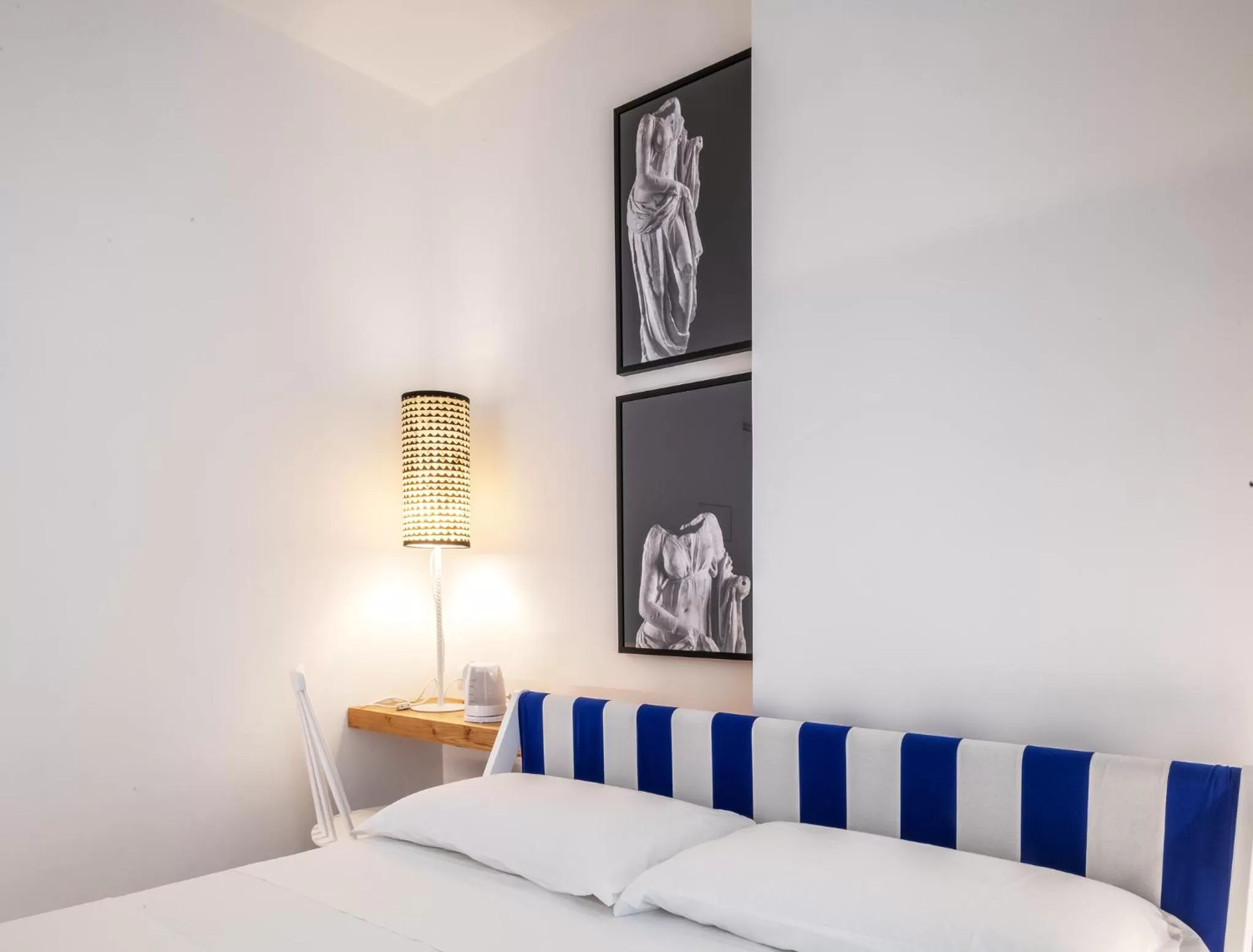 Photo of the whole room, Bed in Near Ortigia